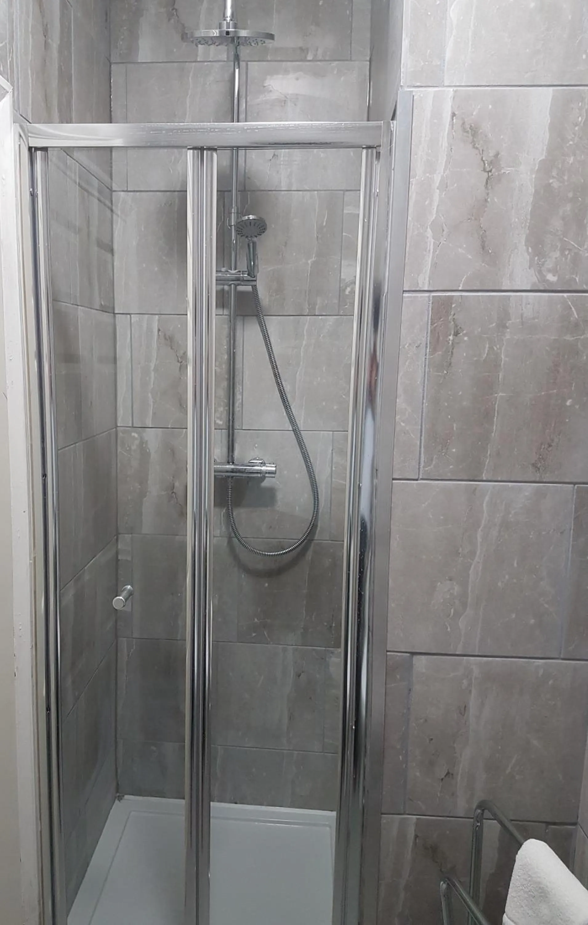 Shower in The Craigside