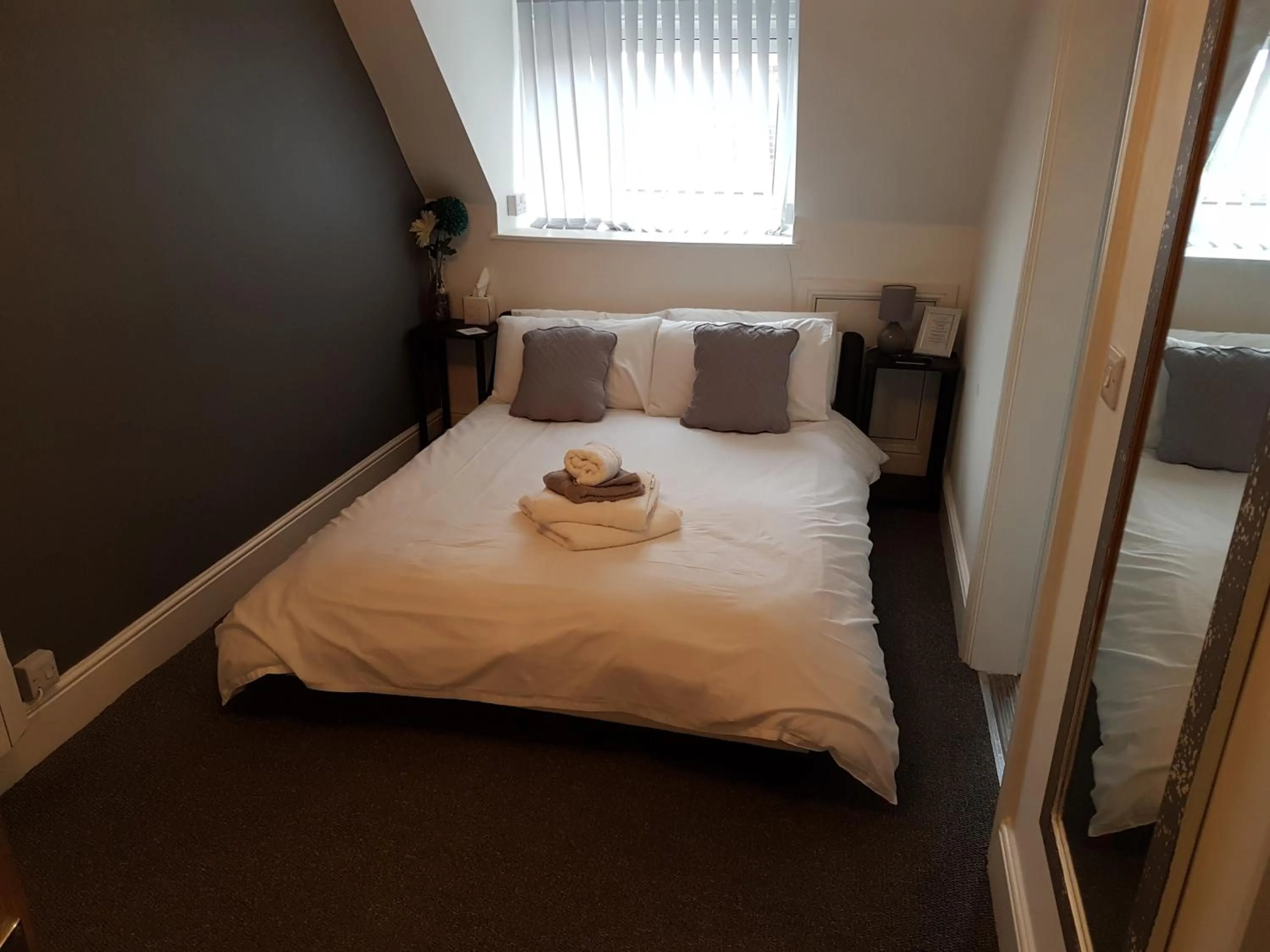 Bedroom, Bed in The Craigside