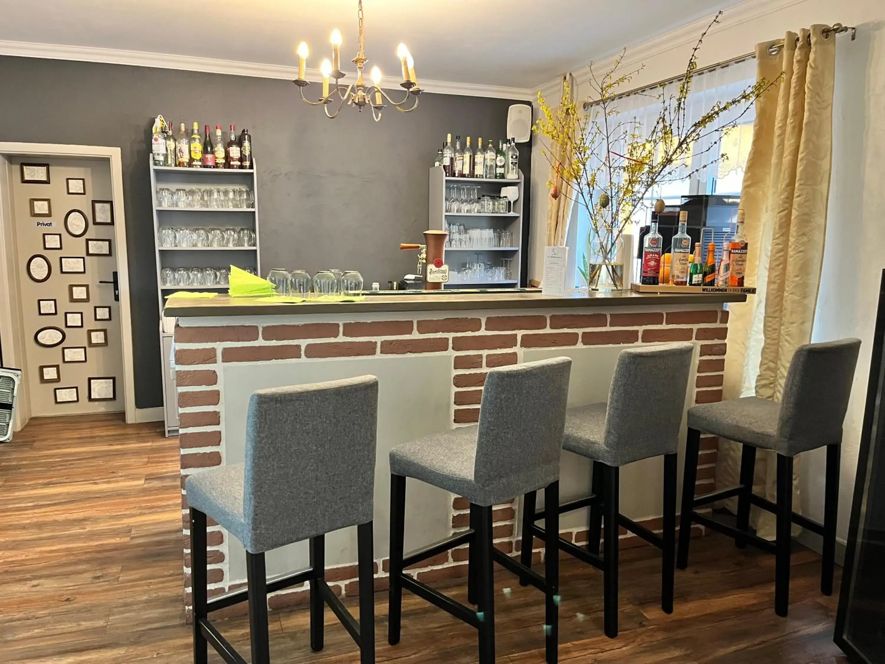 Lounge or bar in Riverside Inn Lounge or bar in Riverside Inn