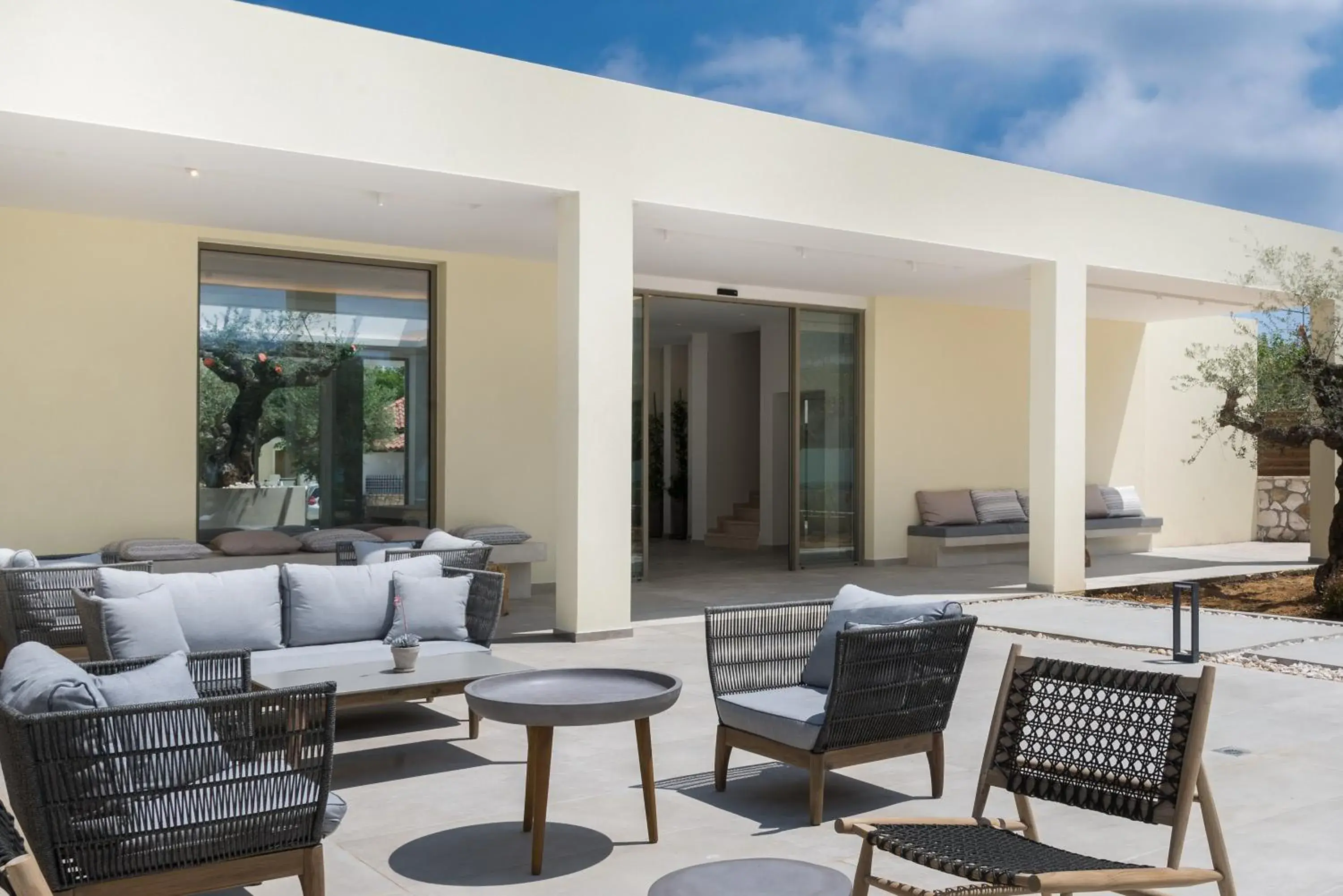 Lounge or bar in Tsamis Zante Suites Lounge or bar in Tsamis Zante Suites