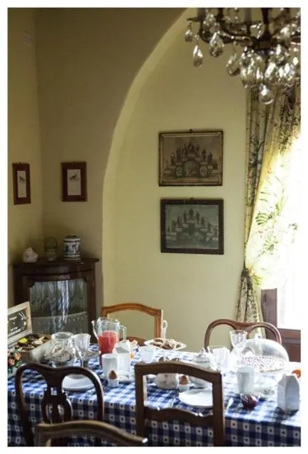 Restaurant/places to eat in Al Giardino Degli Etruschi