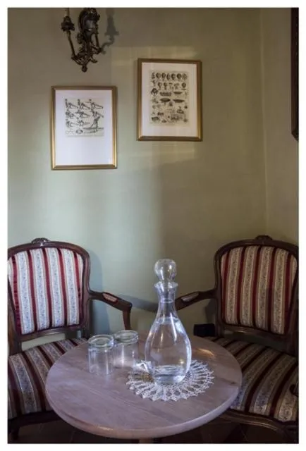 Decorative detail in Al Giardino Degli Etruschi