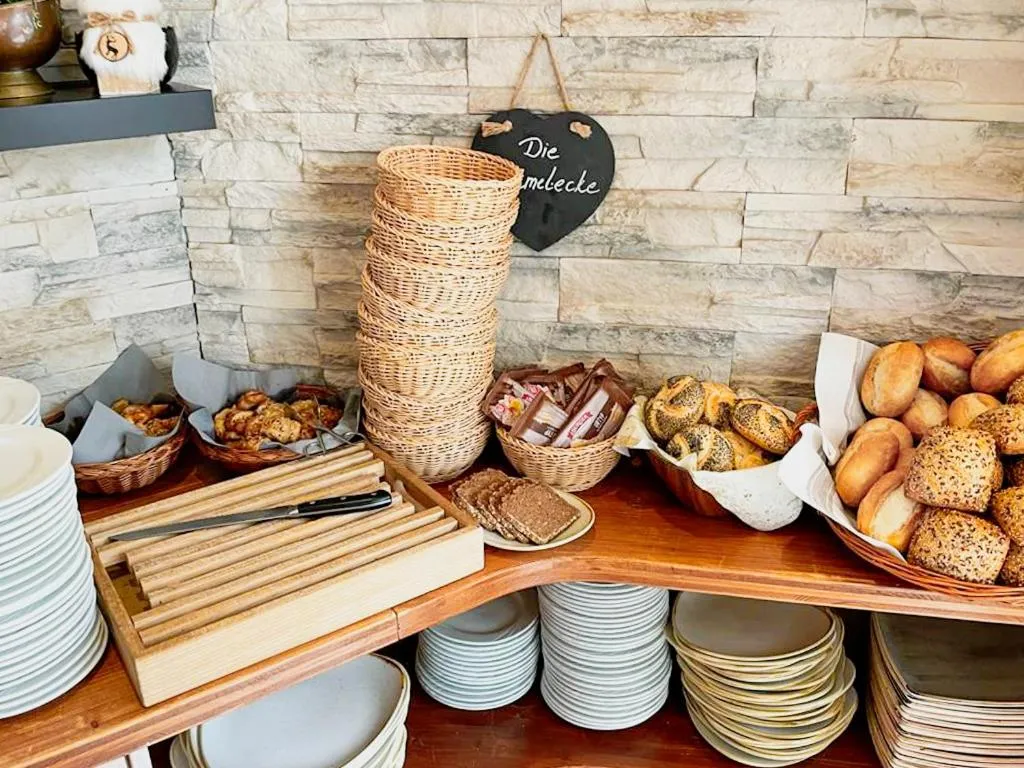 Buffet breakfast in Meeressterne Hotel Idyll Am Wolgastsee