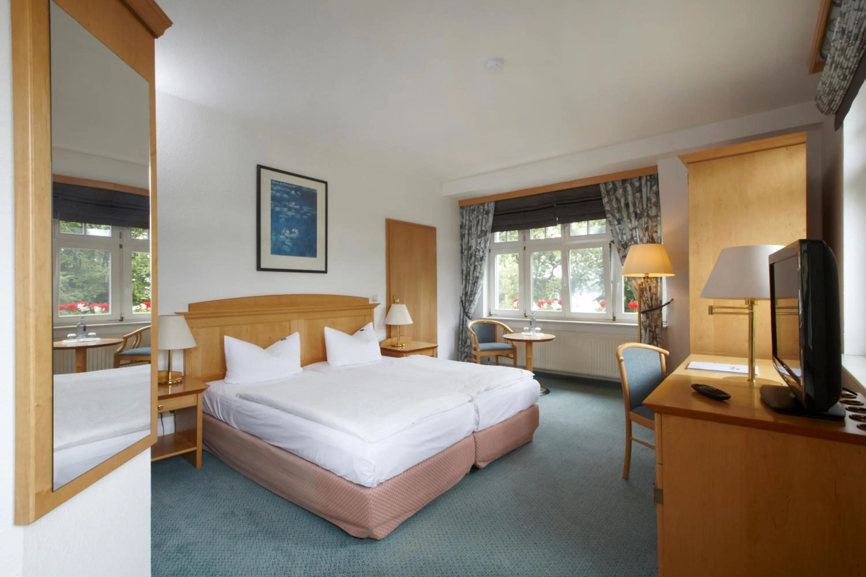 Photo of the whole room, Bed in Meeressterne Hotel Idyll Am Wolgastsee