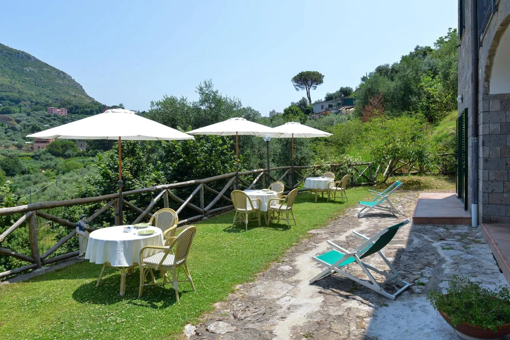Patio in Villevieille