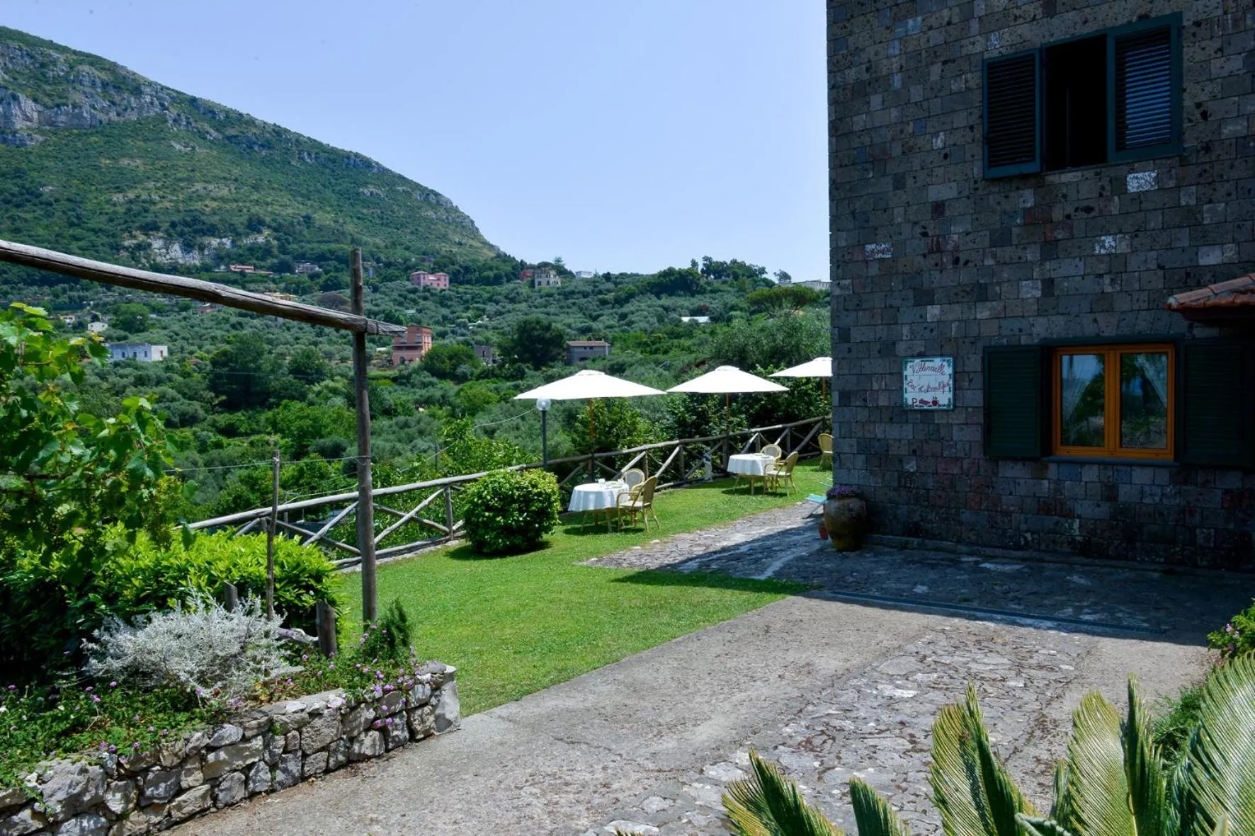 Property building in Villevieille