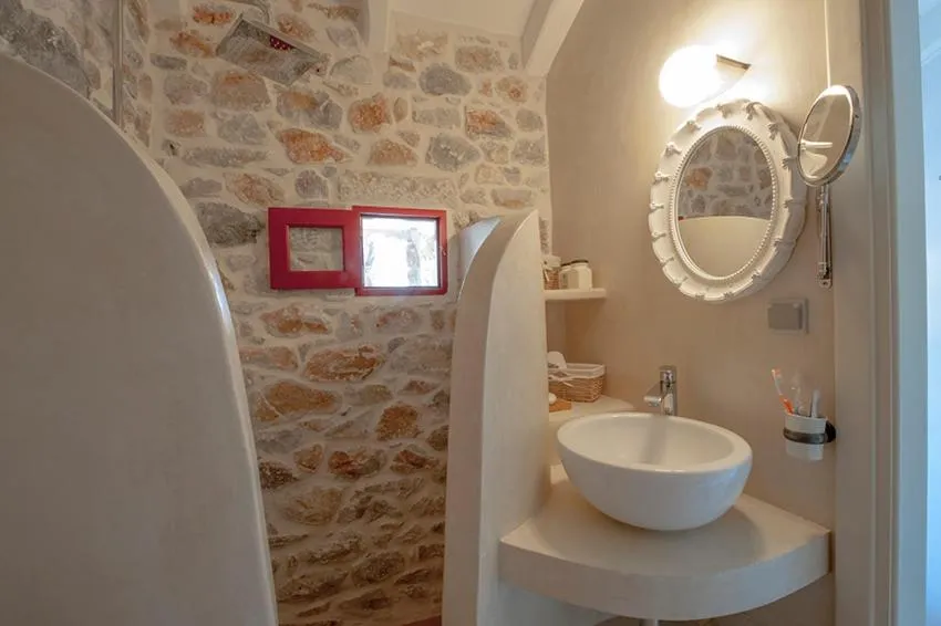 Bathroom in Limeni Villa