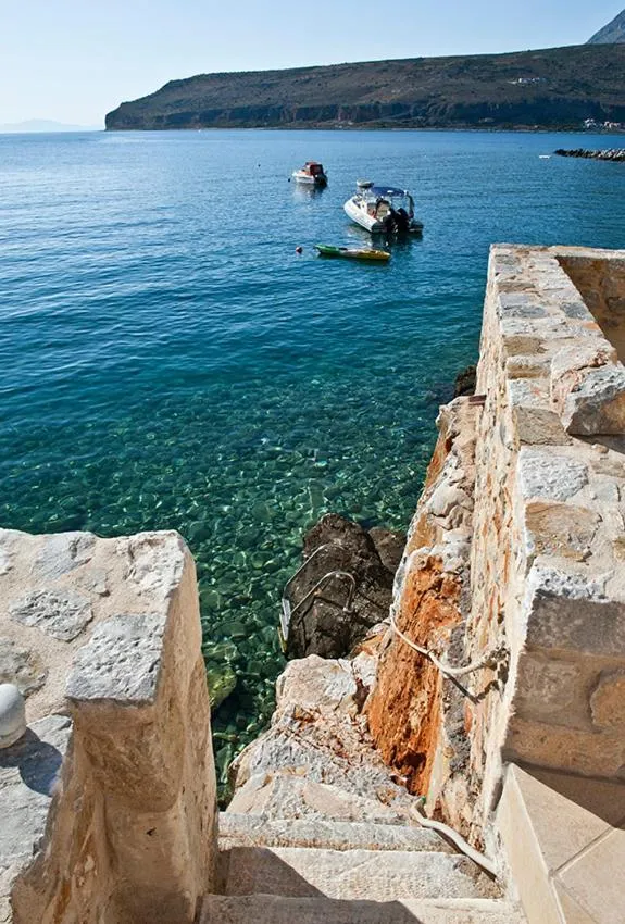 Beach in Limeni Villa