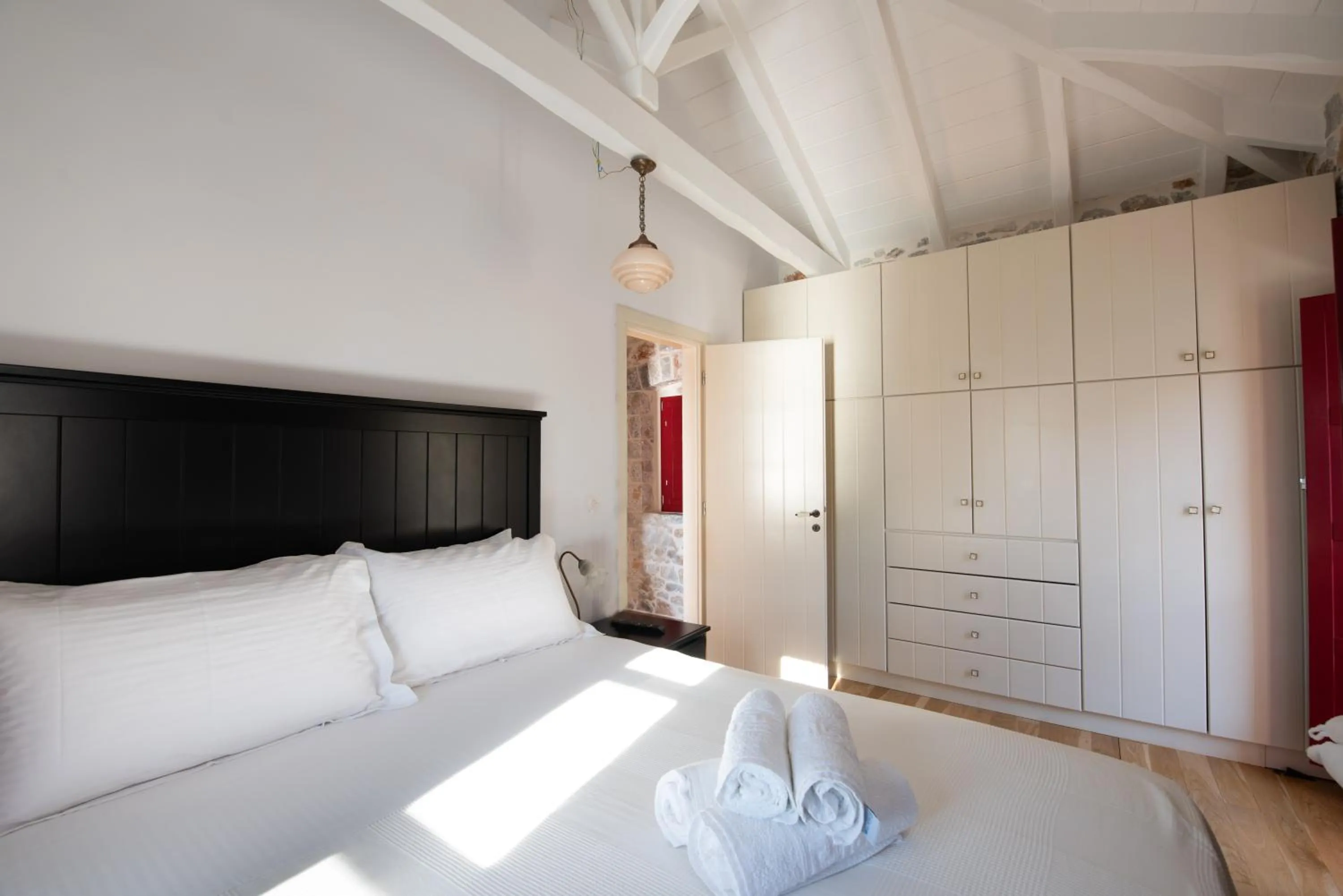 Balcony/Terrace, Bed in Limeni Villa