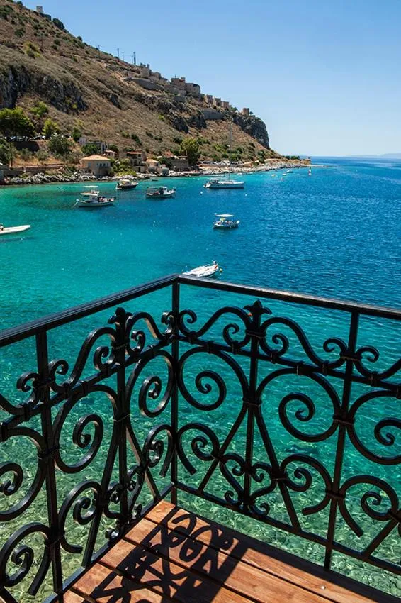 Neighbourhood in Limeni Villa