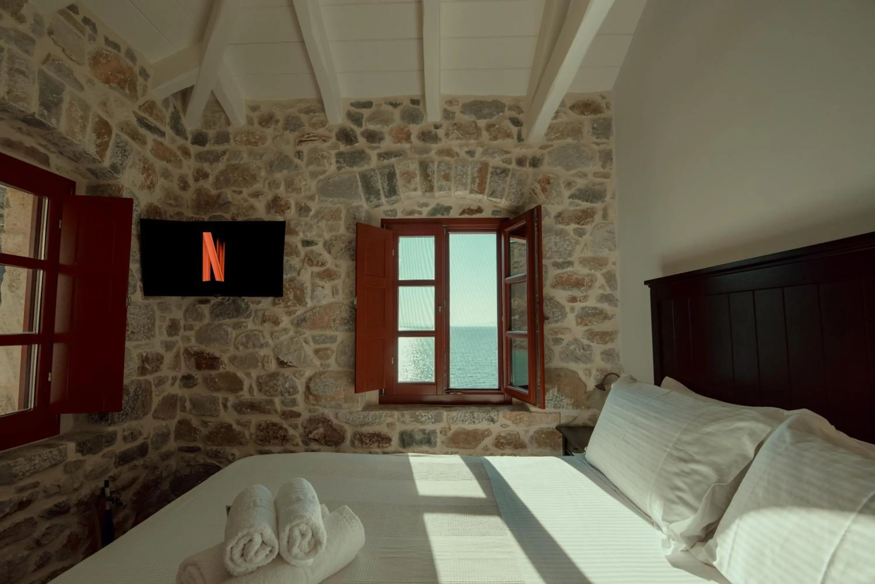 Balcony/Terrace, Bed in Limeni Villa