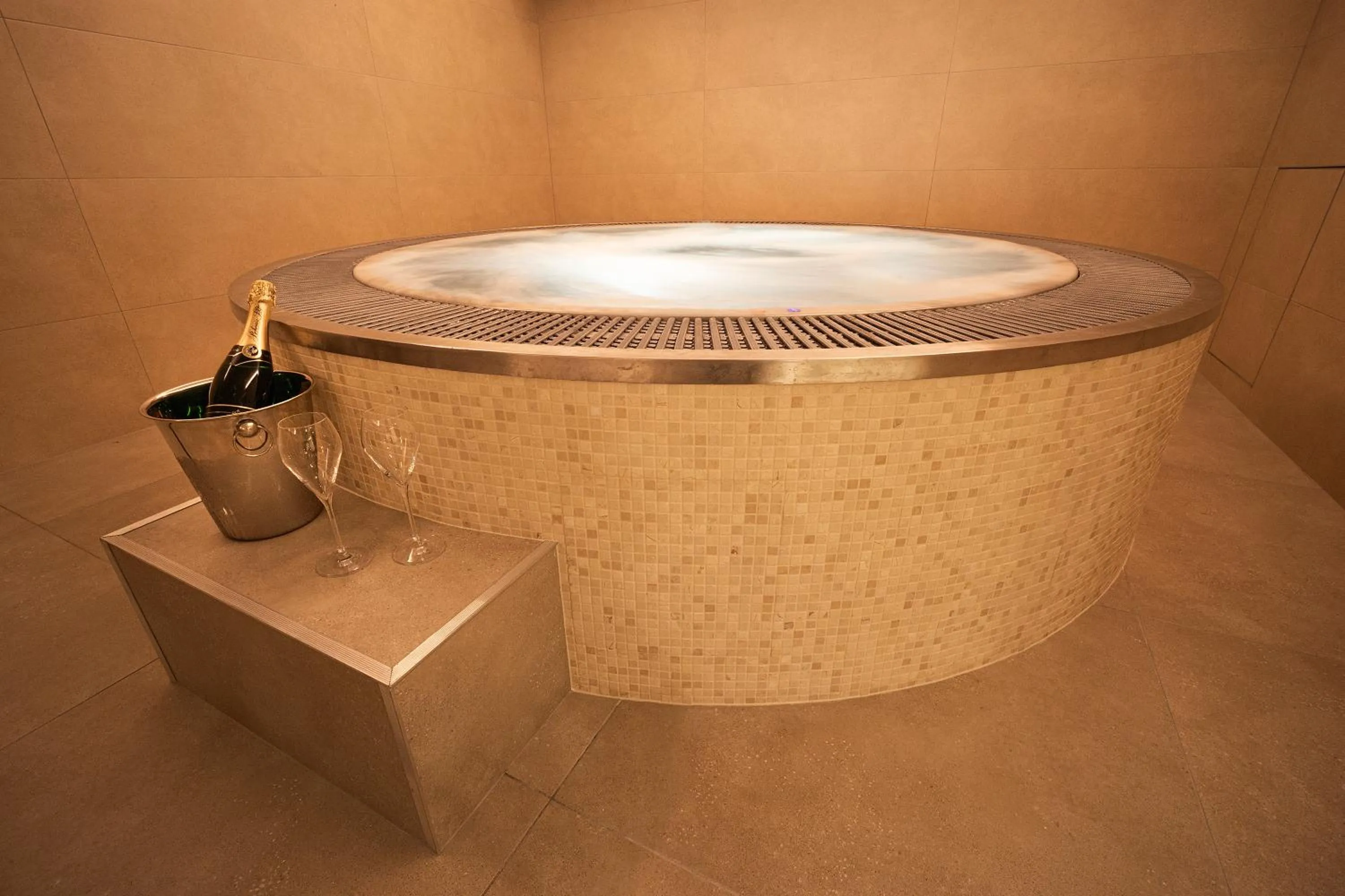 Hot Tub in Hotel U Kaplicky