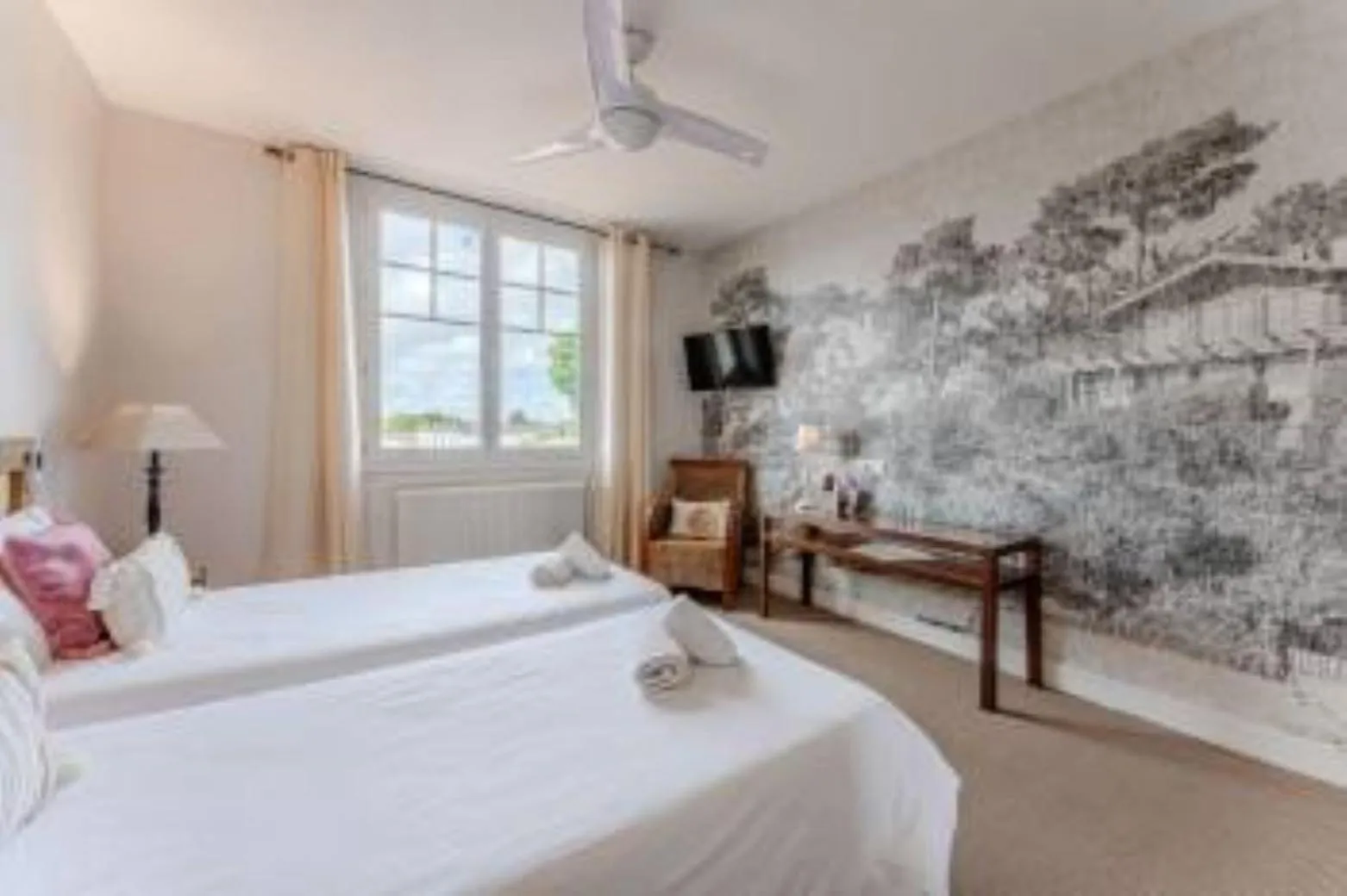 Photo of the whole room, Bed in Hôtel Le Grain de Sable