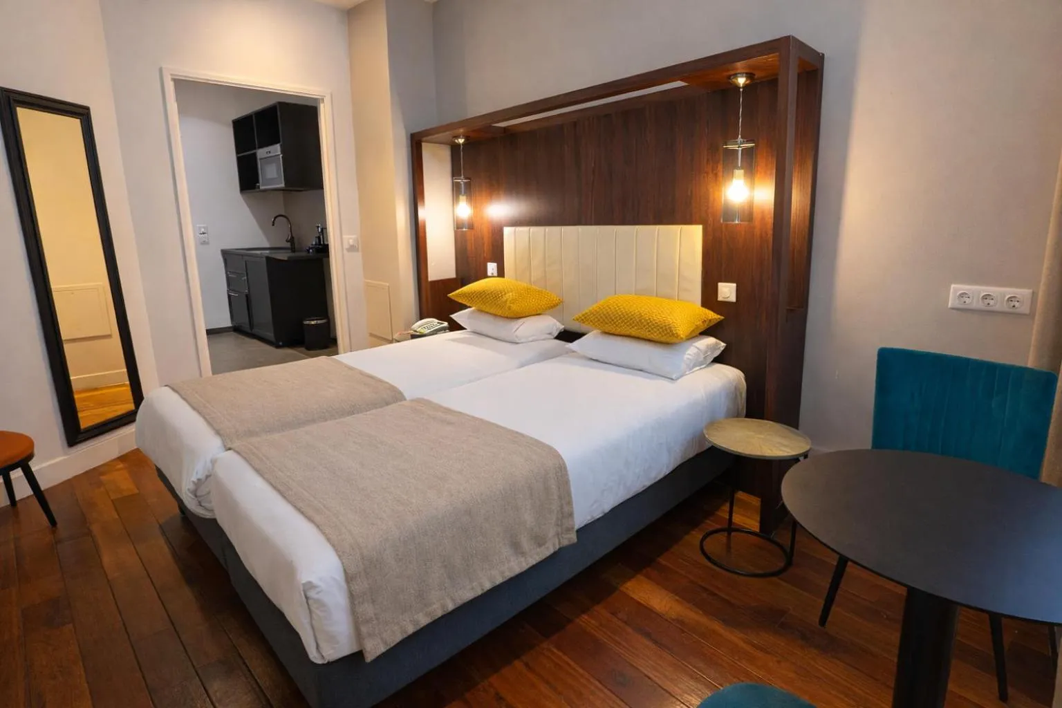 Bedroom, Bed in Appart Hotel Avalon
