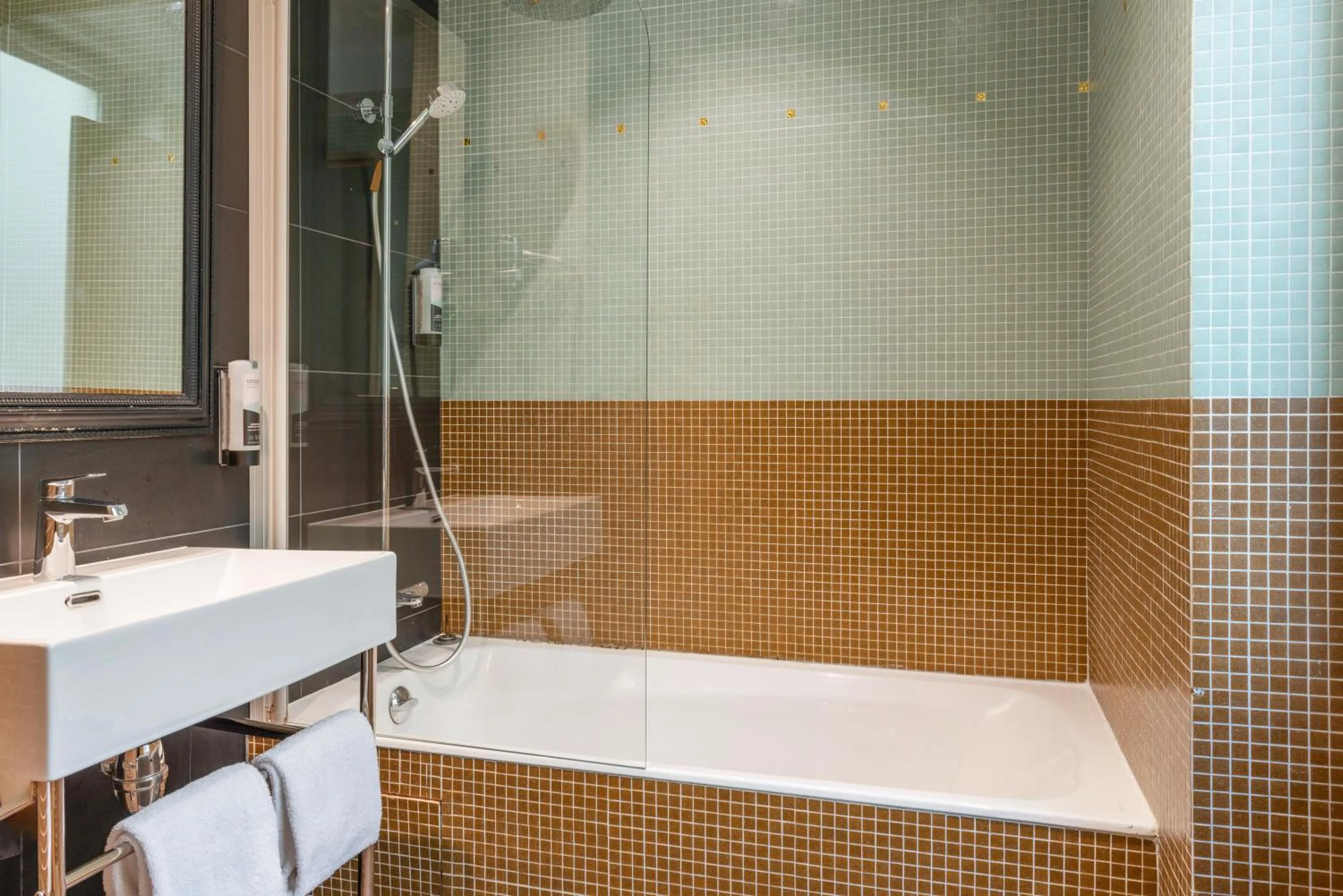 Bathroom in Appart Hotel Avalon