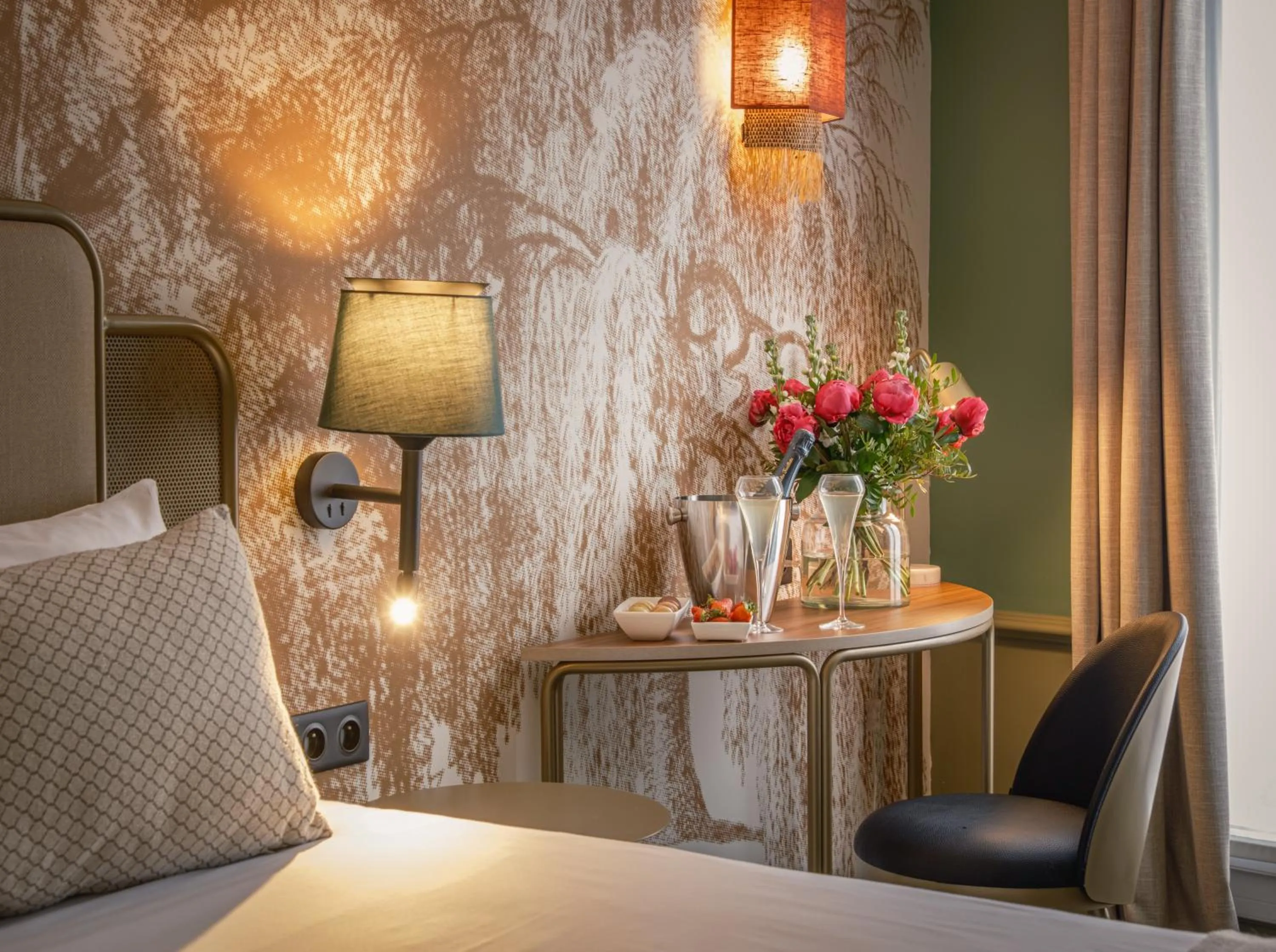 Bedroom, Bed in Appart Hotel Avalon