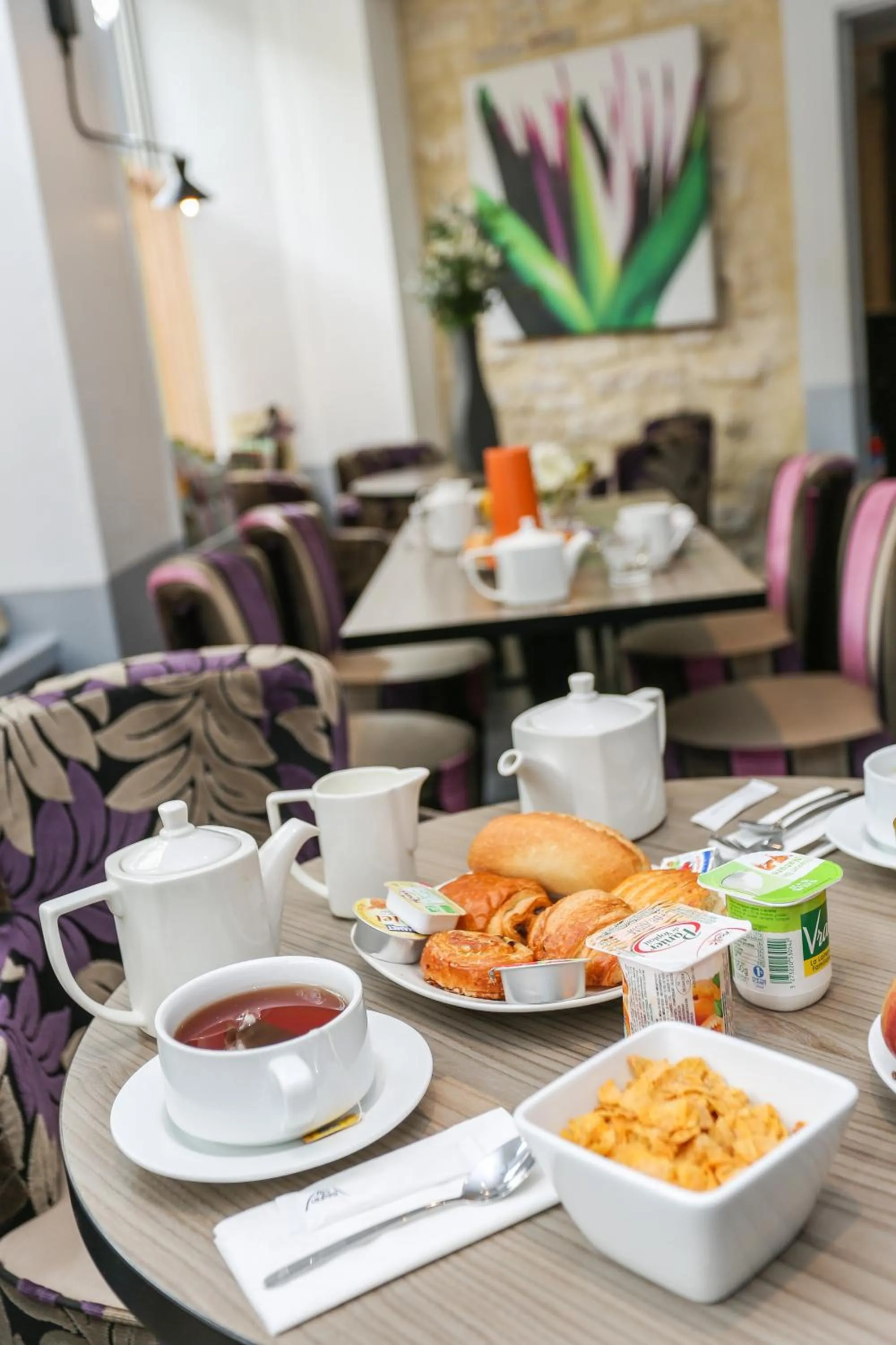 Breakfast in Appart Hotel Avalon