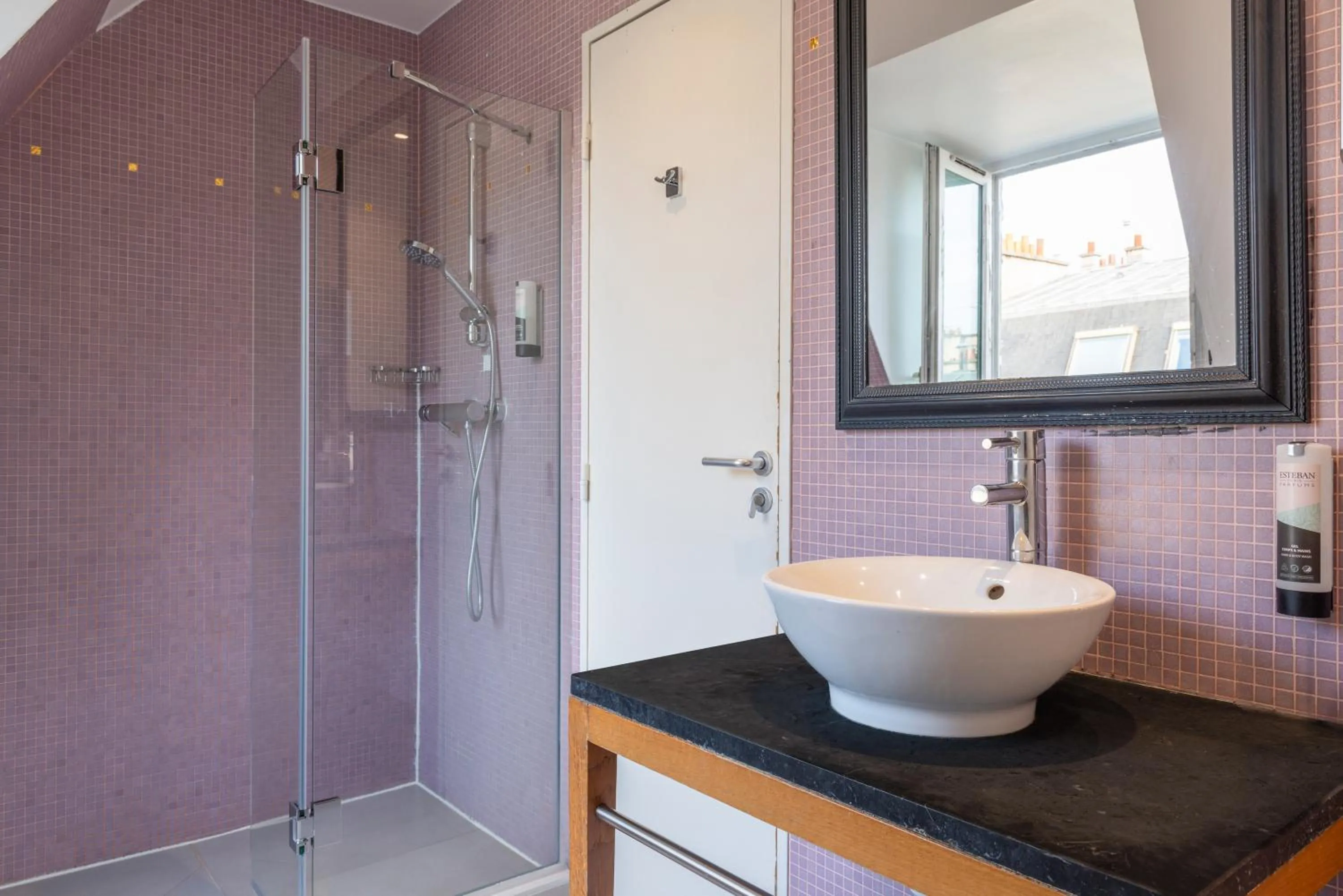 Bathroom in Appart Hotel Avalon