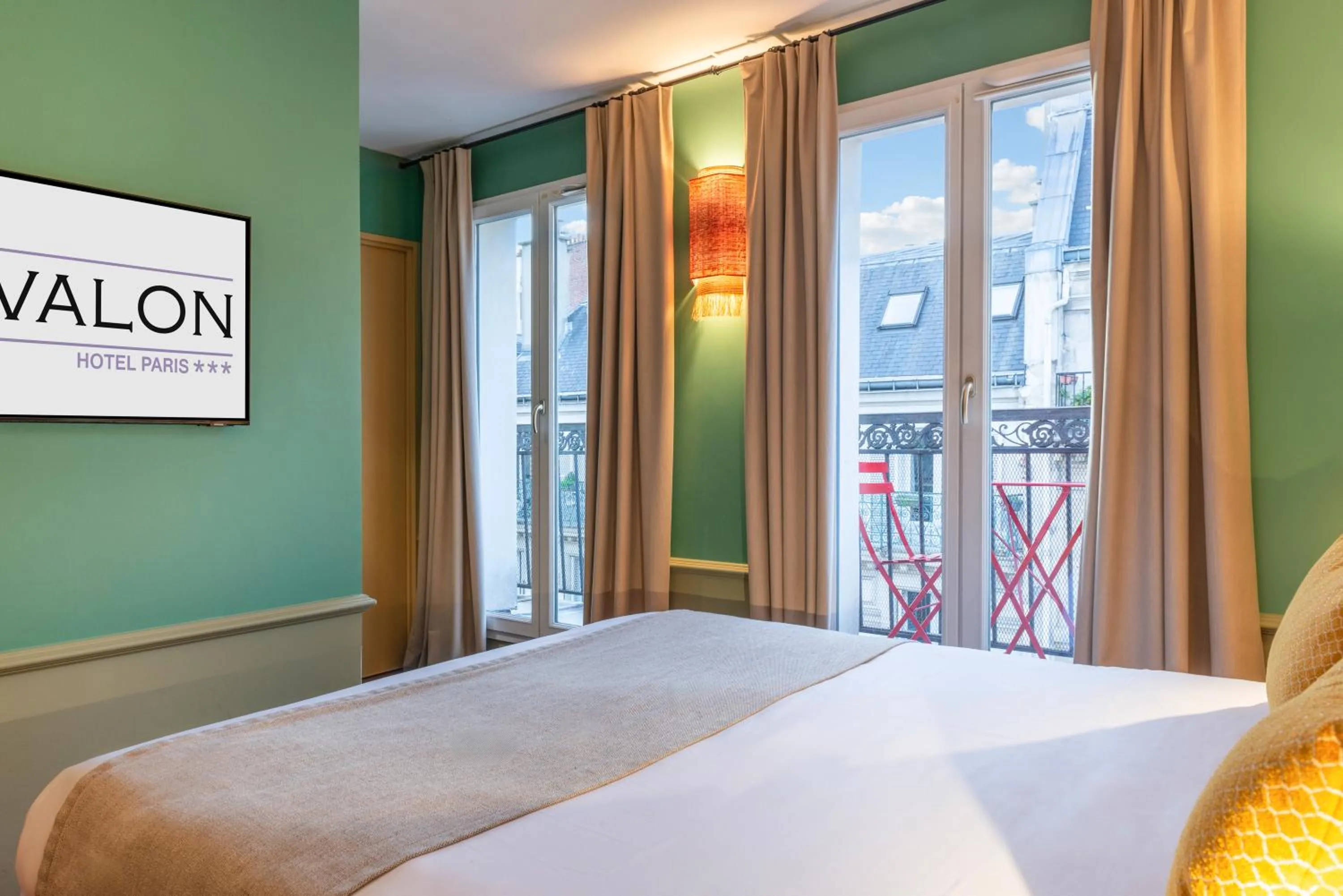 Bedroom, Bed in Appart Hotel Avalon