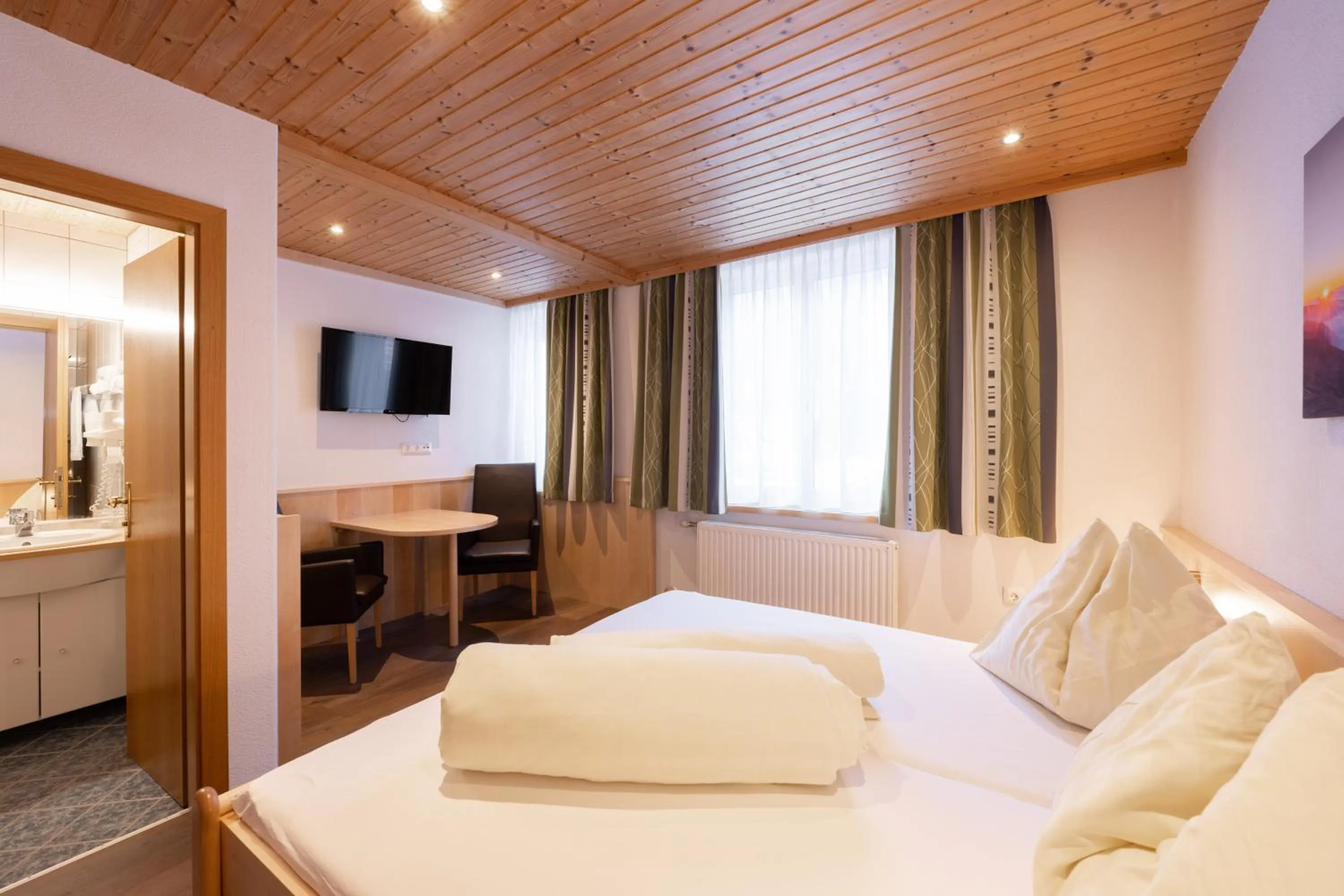 Photo of the whole room, Bed in Eggerhof