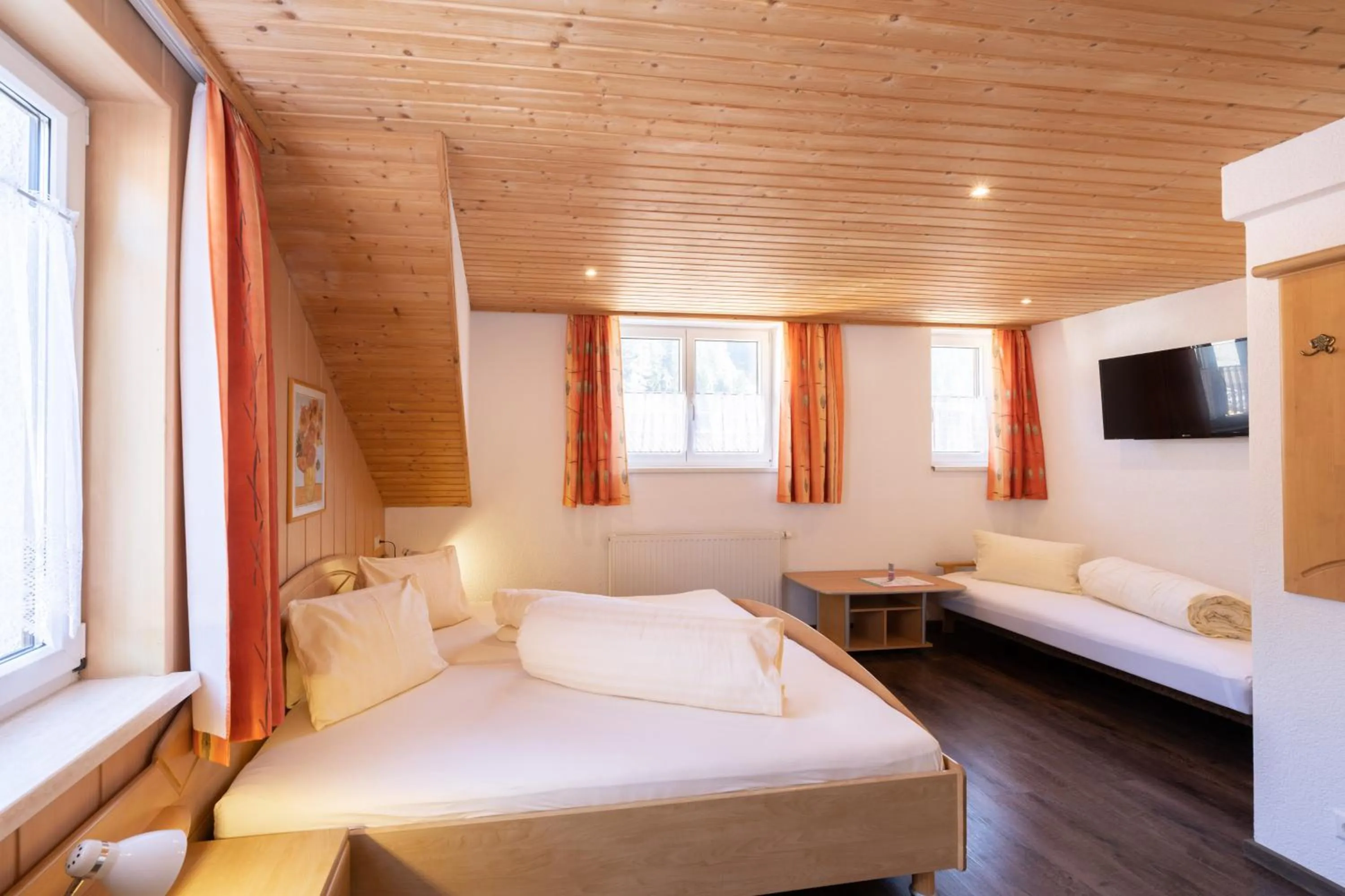 Bedroom, Bed in Eggerhof