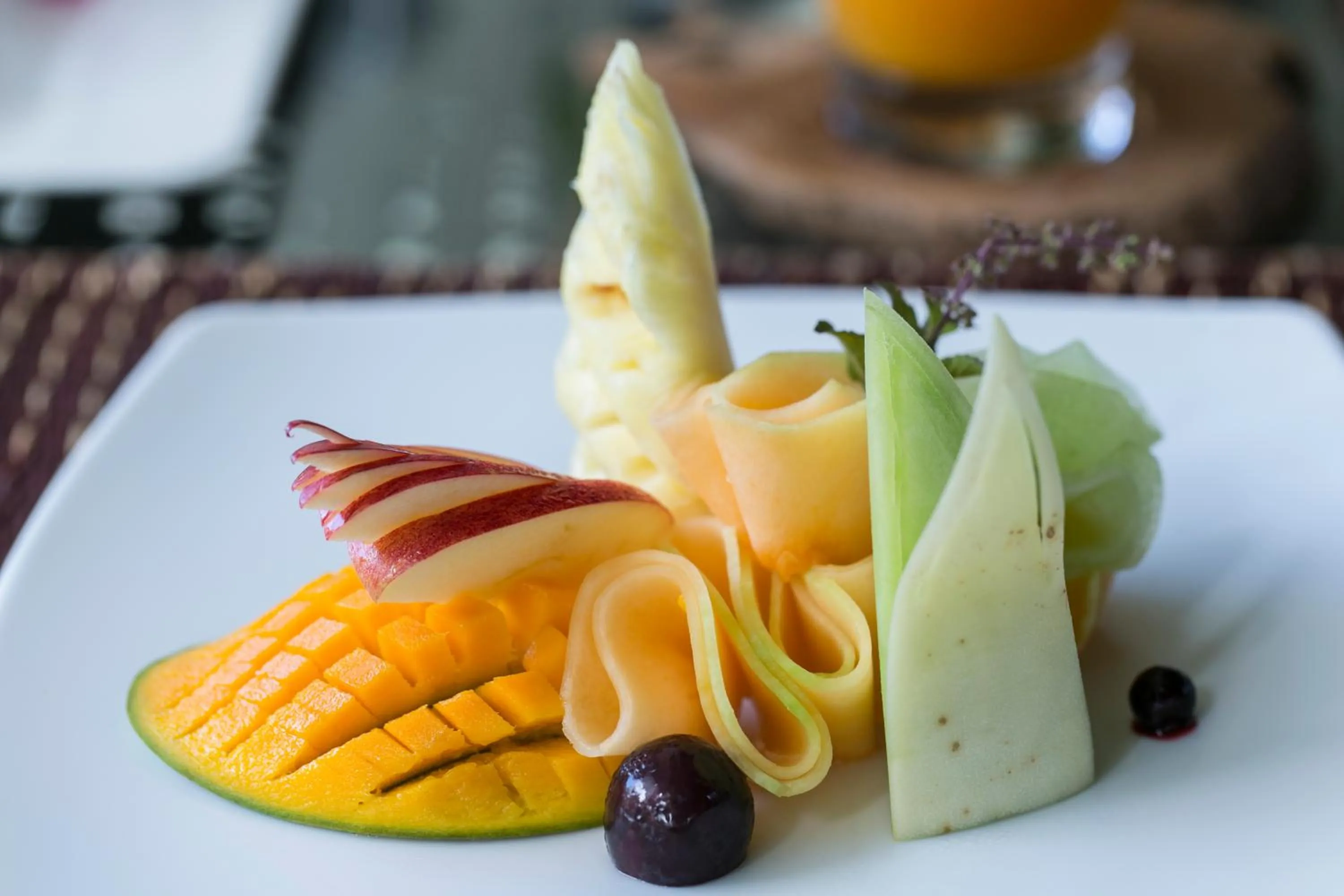 Food in Dhevatara Beach Hotel