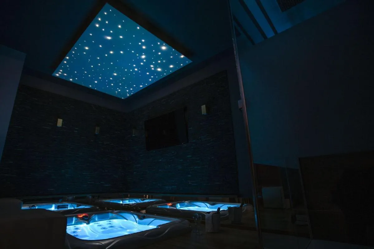 Hot Tub in La Vigna Hotel