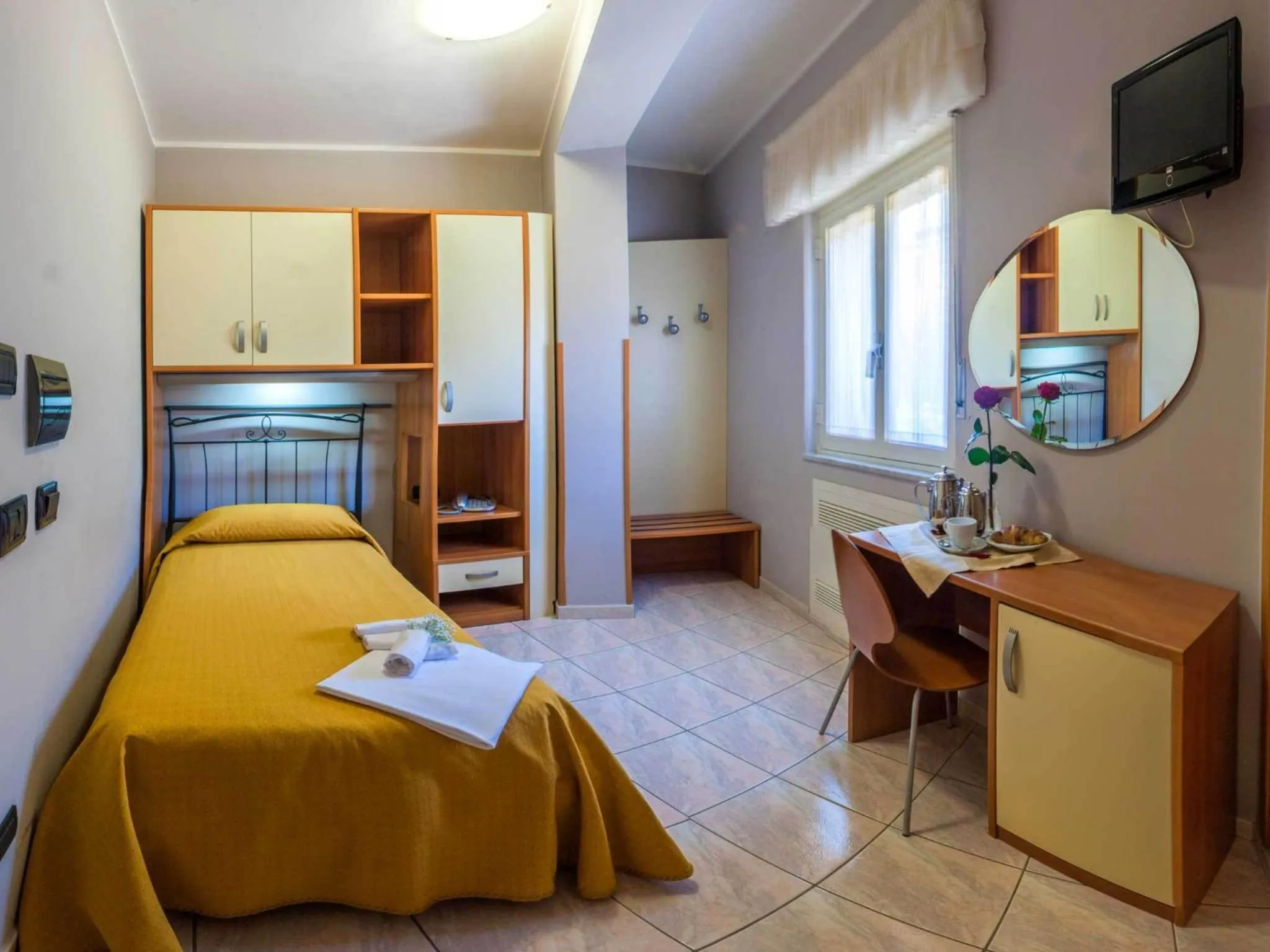 Photo of the whole room, Bed in La Vigna Hotel
