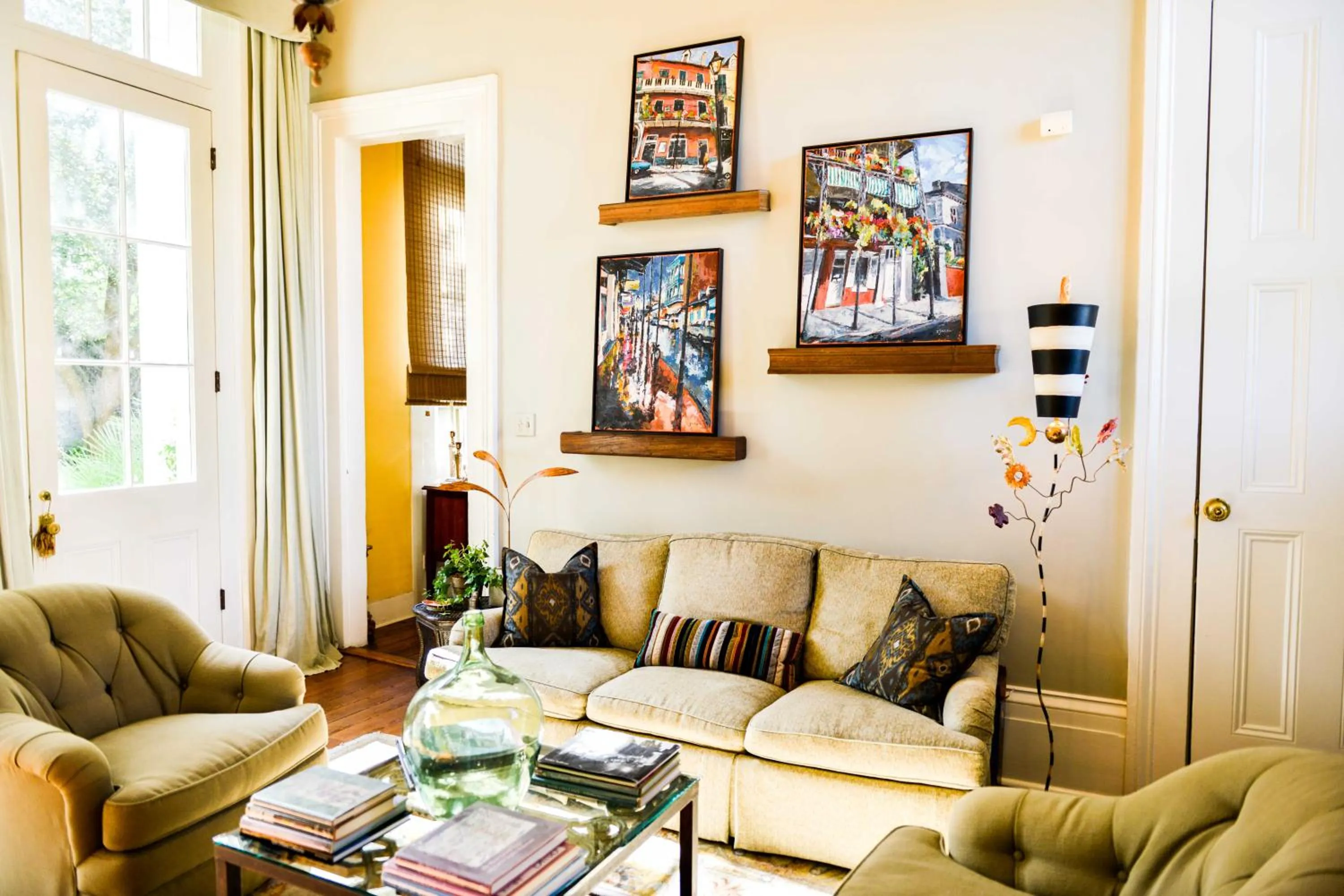 Communal lounge/ TV room in Terrell House Bed and Breakfast