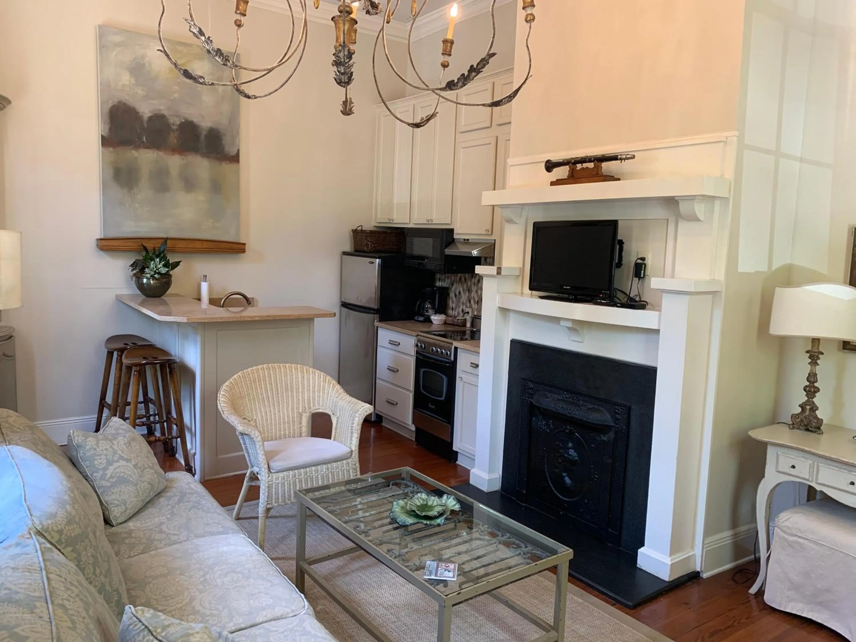 Kitchen or kitchenette in Terrell House Bed and Breakfast