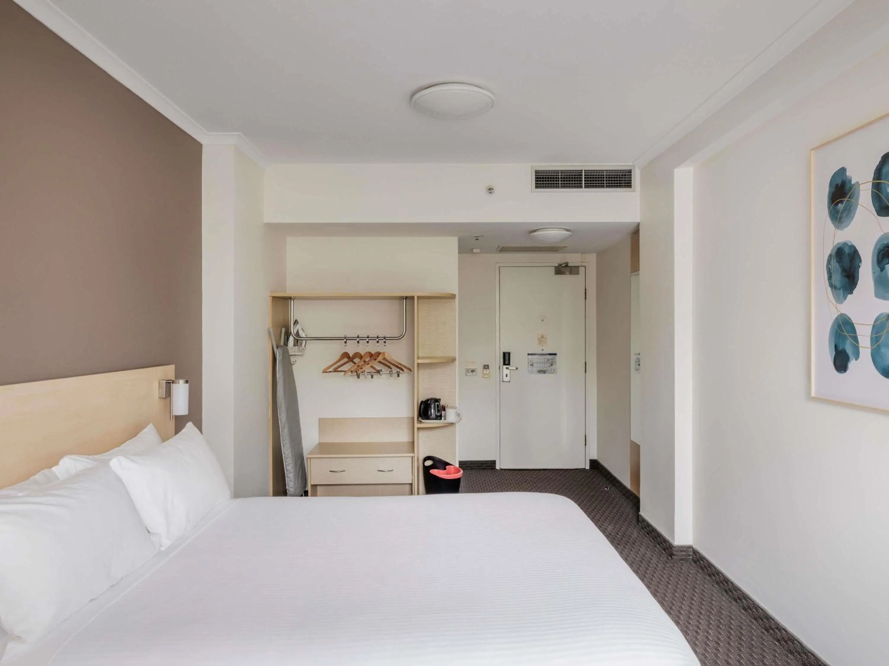 Bedroom, Bed in ibis Sydney Olympic Park