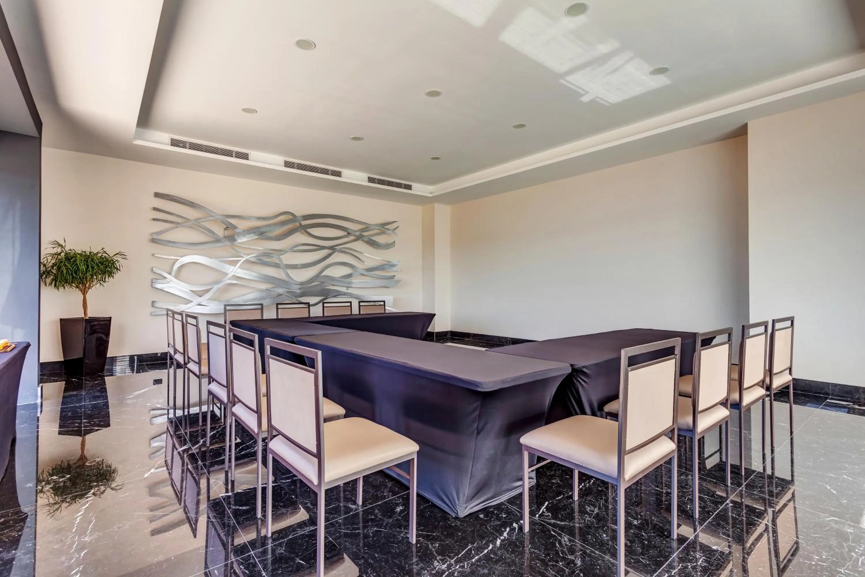 Business facilities in Planet Hollywood Costa Rica by Royalton, An Autograph Collection All-Inclusive Resort