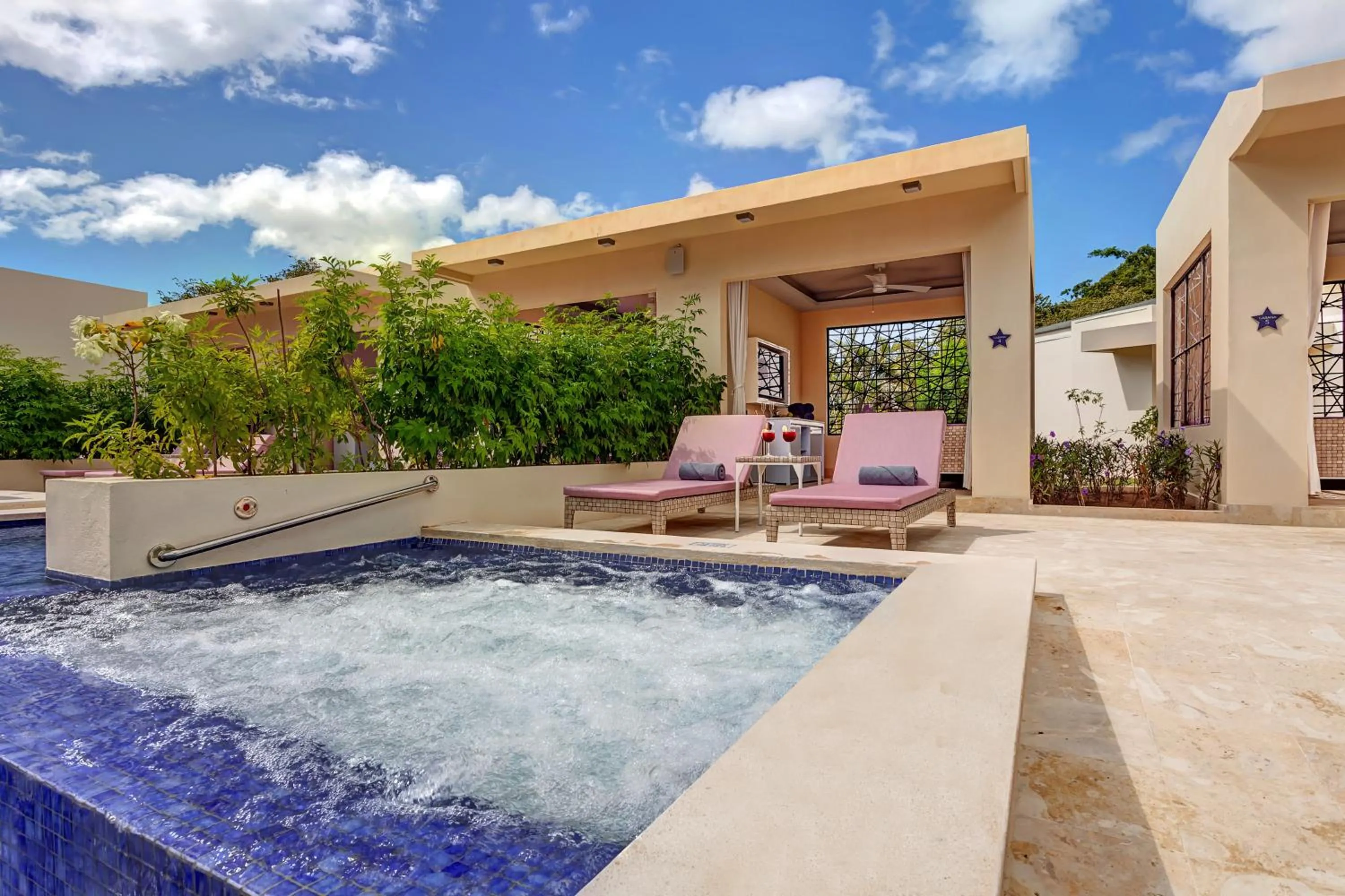 Swimming pool in Planet Hollywood Costa Rica by Royalton, An Autograph Collection All-Inclusive Resort