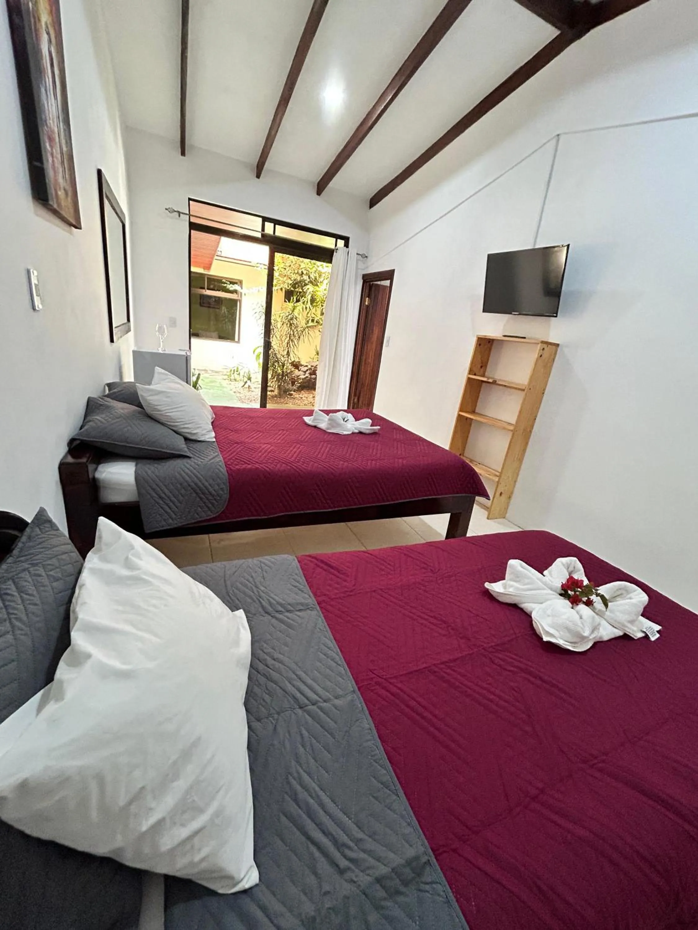 Bedroom, Bed in Hotel las Ardillas Monteverde