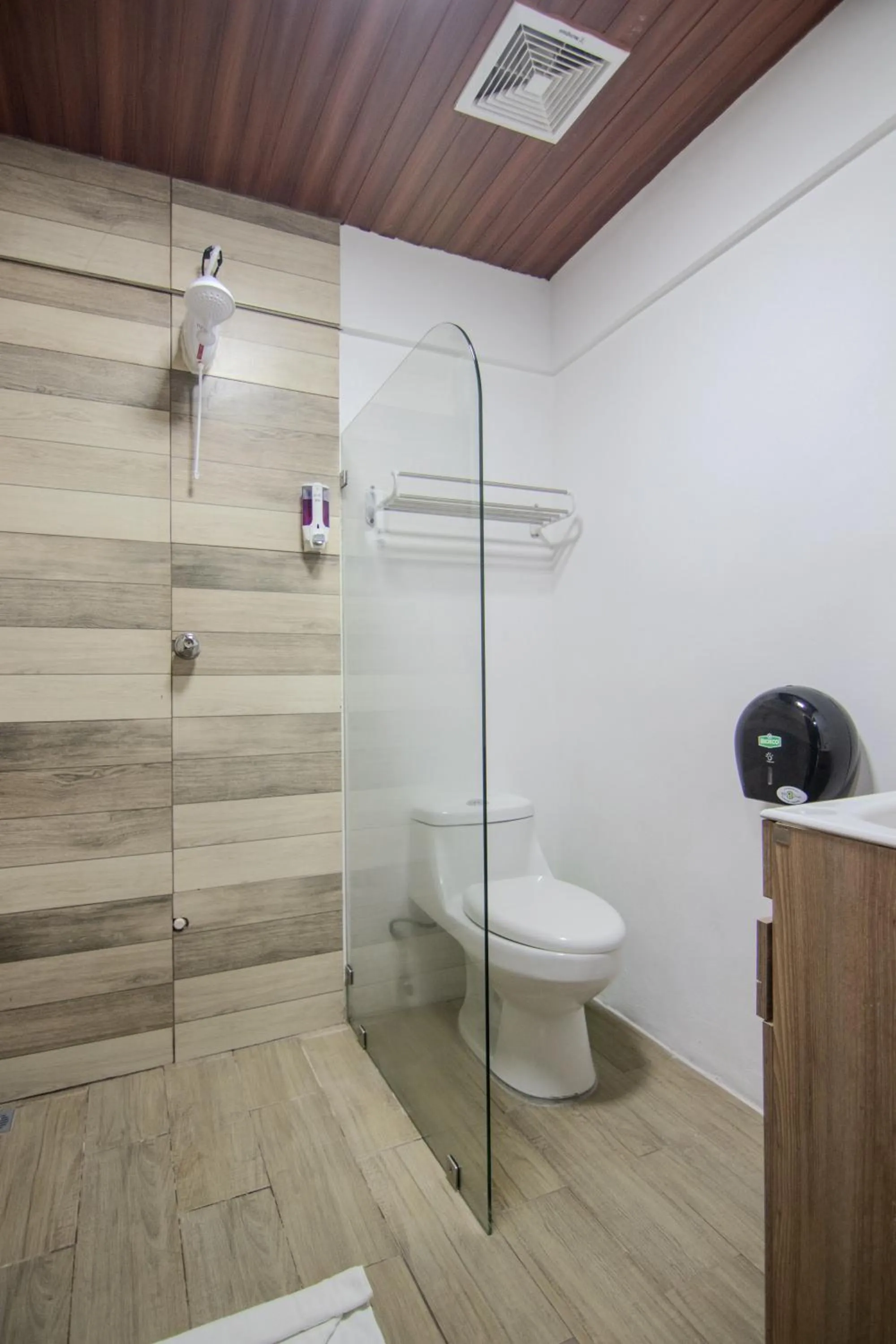 Shower in Hotel las Ardillas Monteverde