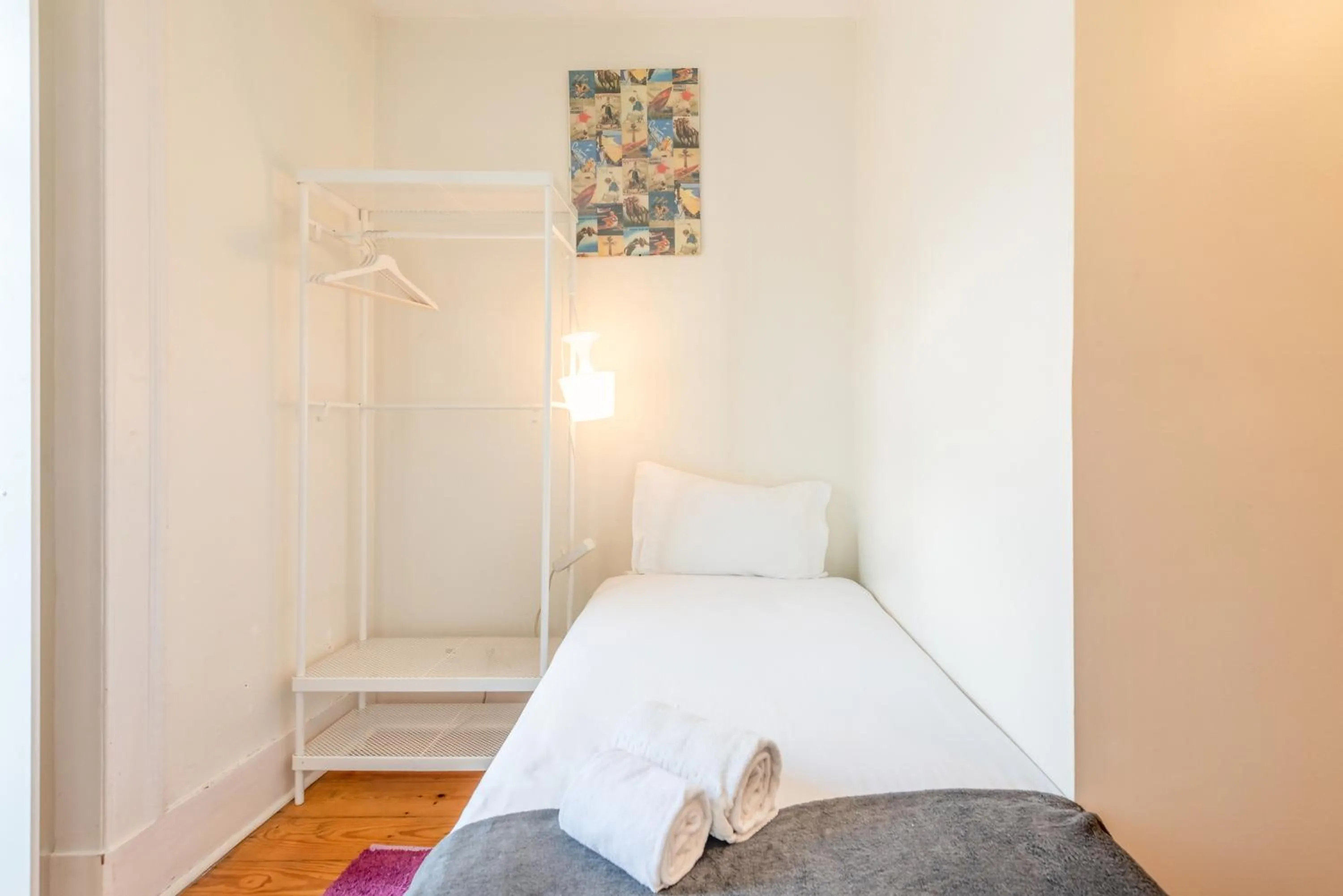 Bedroom, Bed in Happy at Chiado