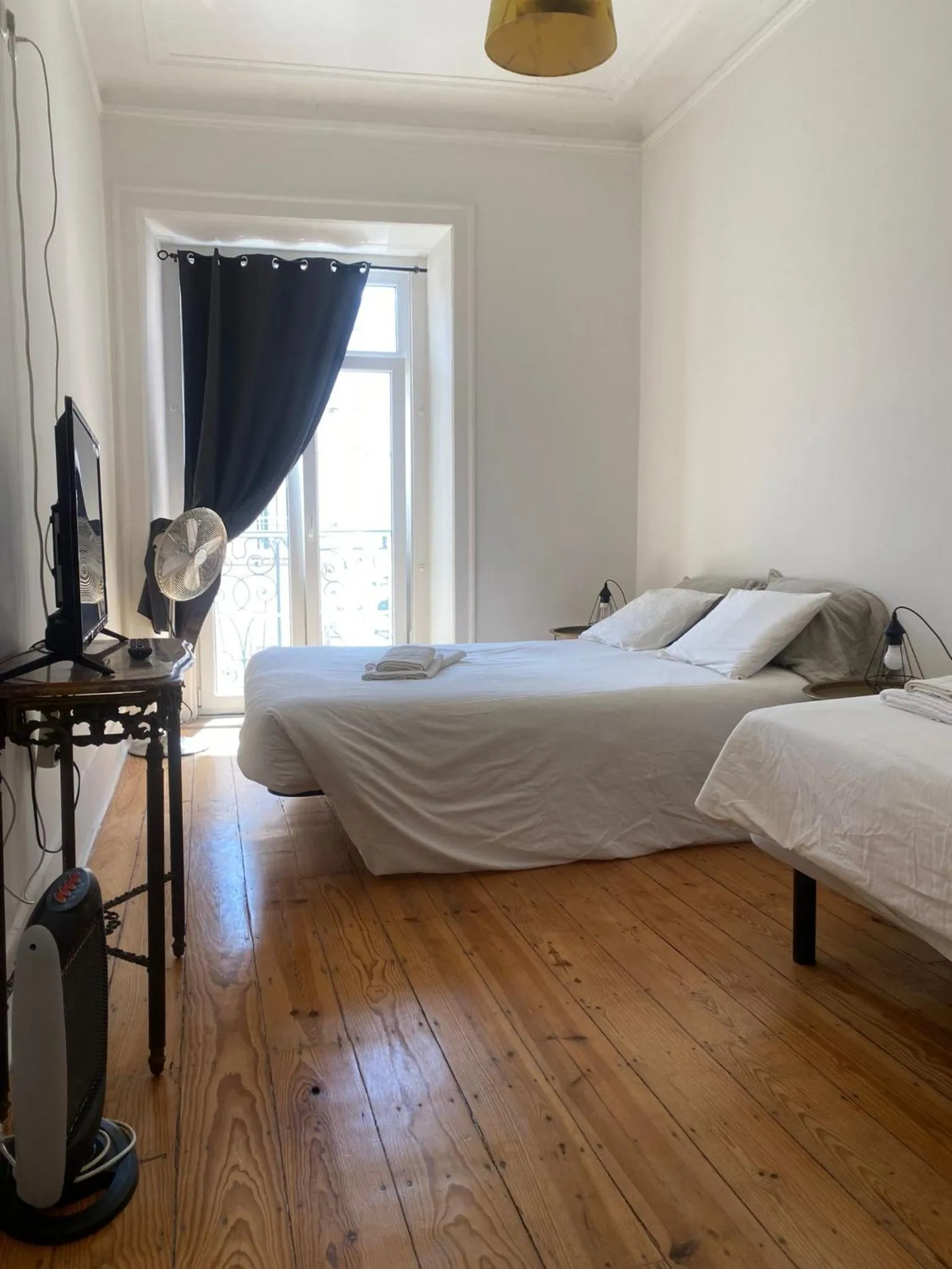 towels, Bed in Happy at Chiado