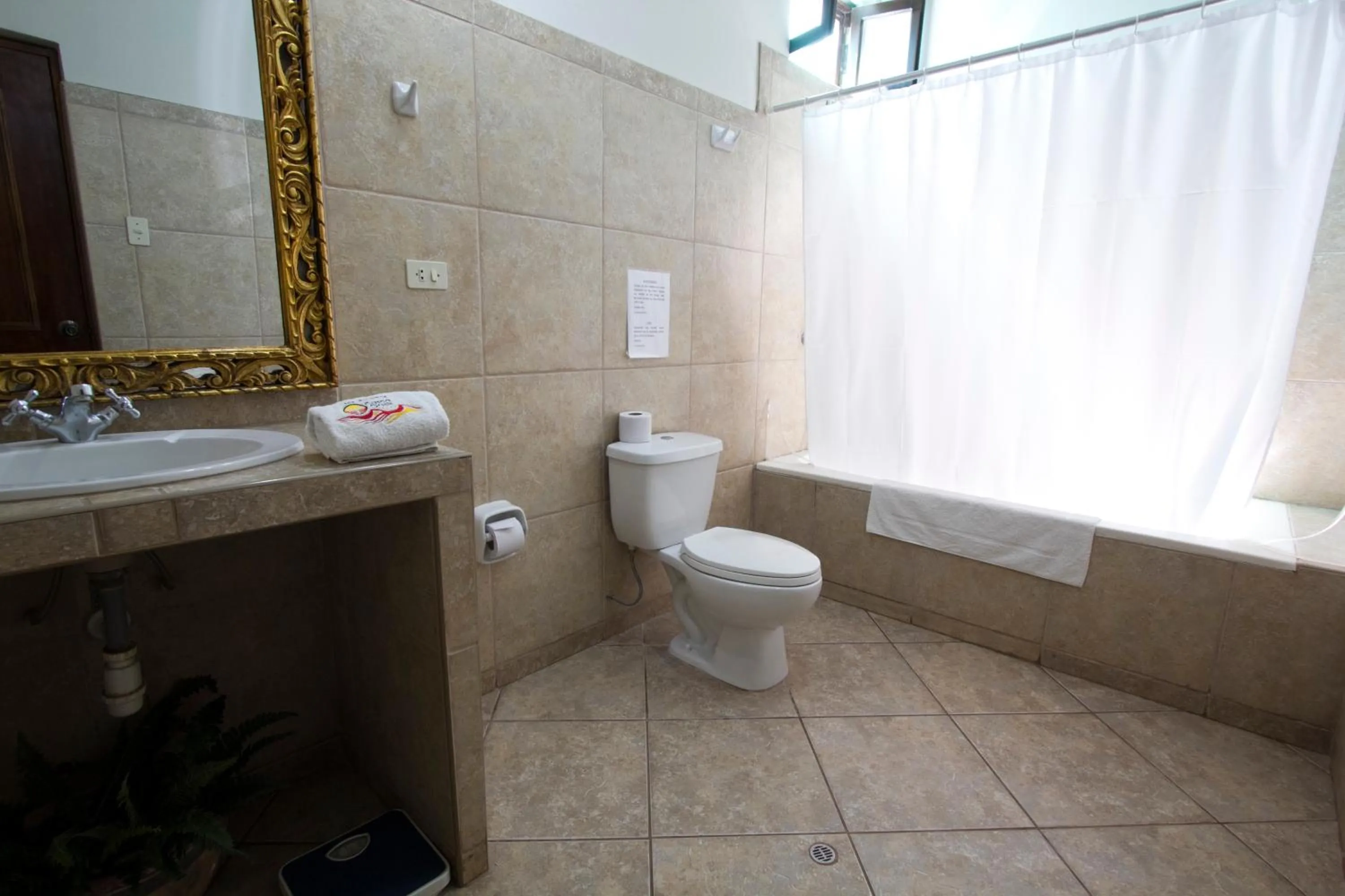 Shower in Casa Hacienda Nasca Oasis