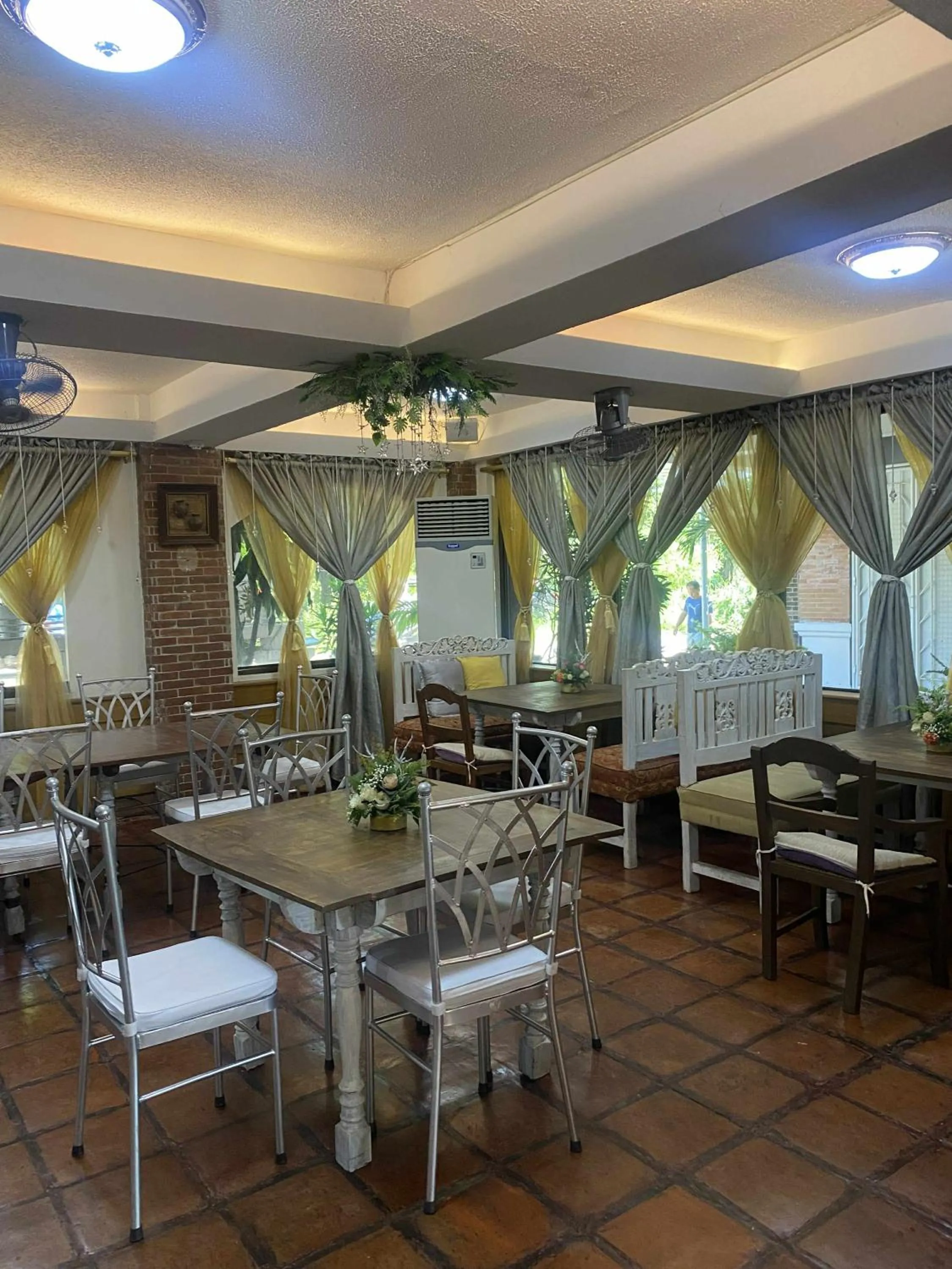 Restaurant/places to eat in The Palacio de Laoag