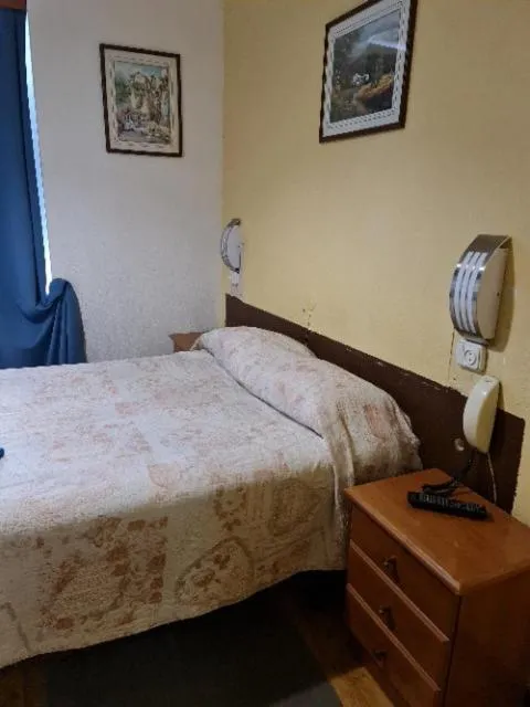 Bedroom, Bed in Pensao Residencial Flor dos Cavaleiros