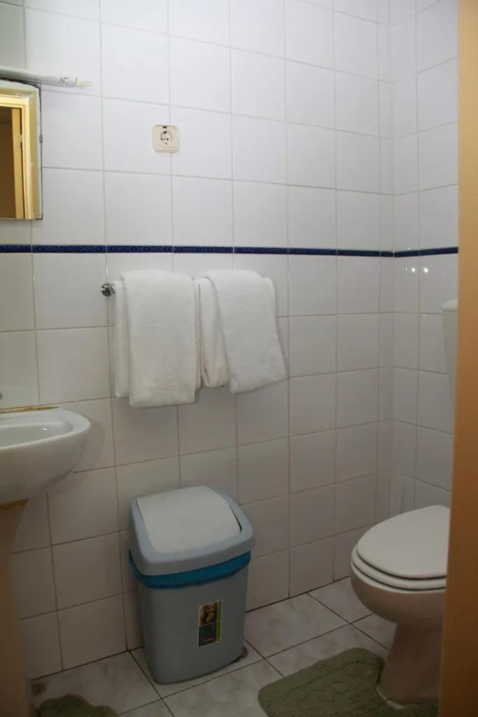 Bathroom in Pensao Residencial Flor dos Cavaleiros