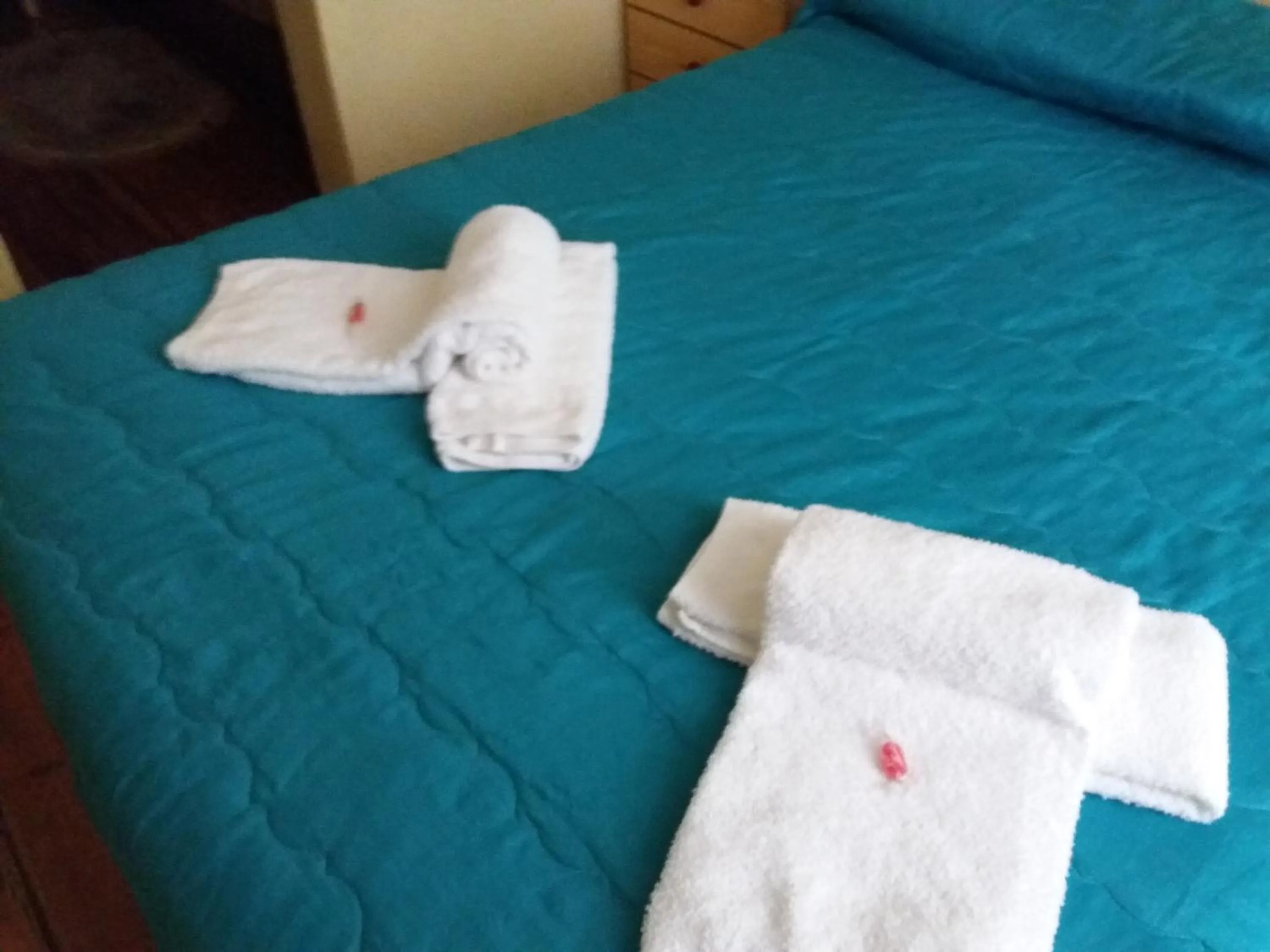 Bed in Pensao Residencial Flor dos Cavaleiros