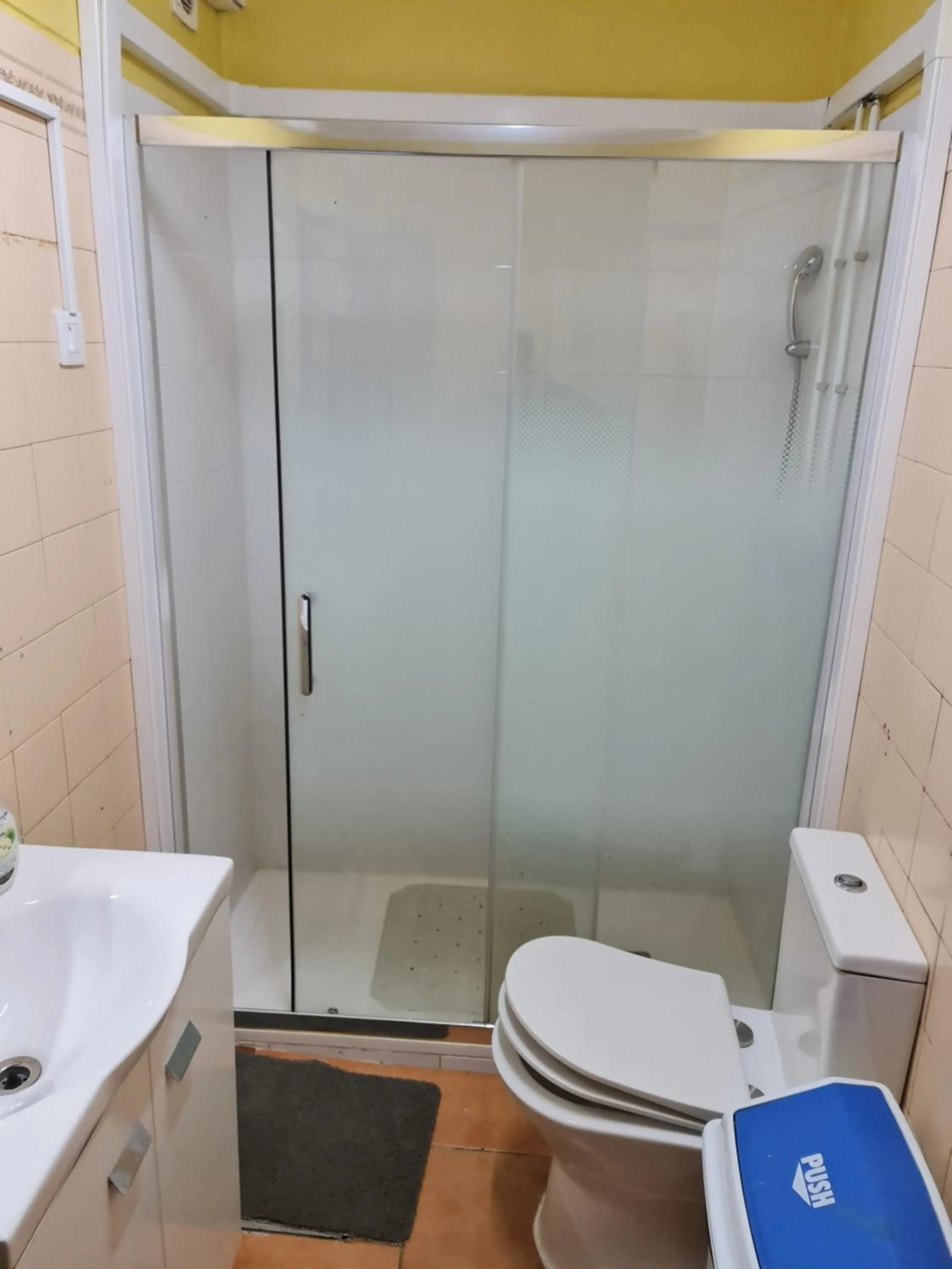 Bathroom in Pensao Residencial Flor dos Cavaleiros