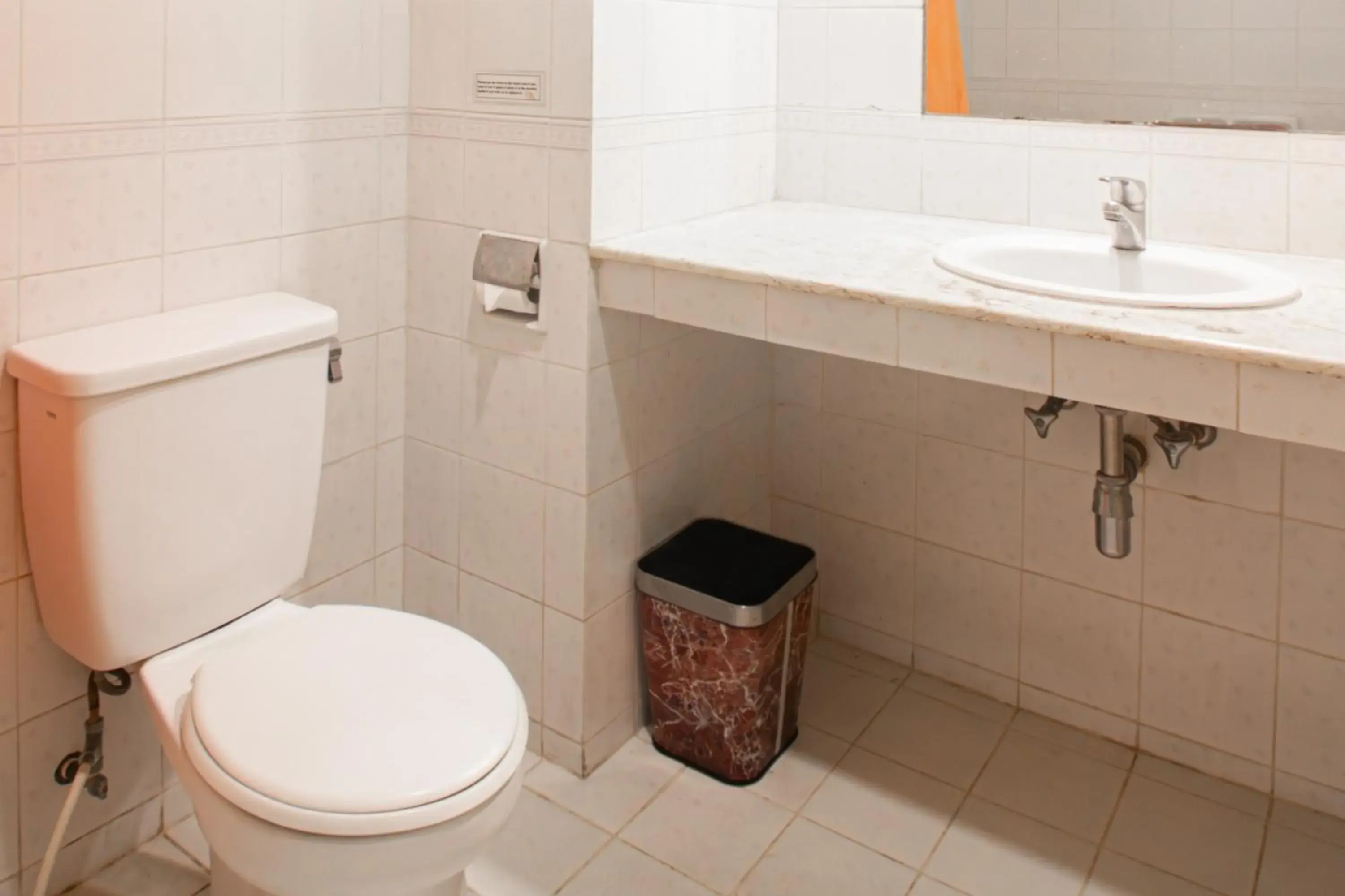 Bathroom in Puri Sawo Manila Bathroom in Puri Sawo Manila