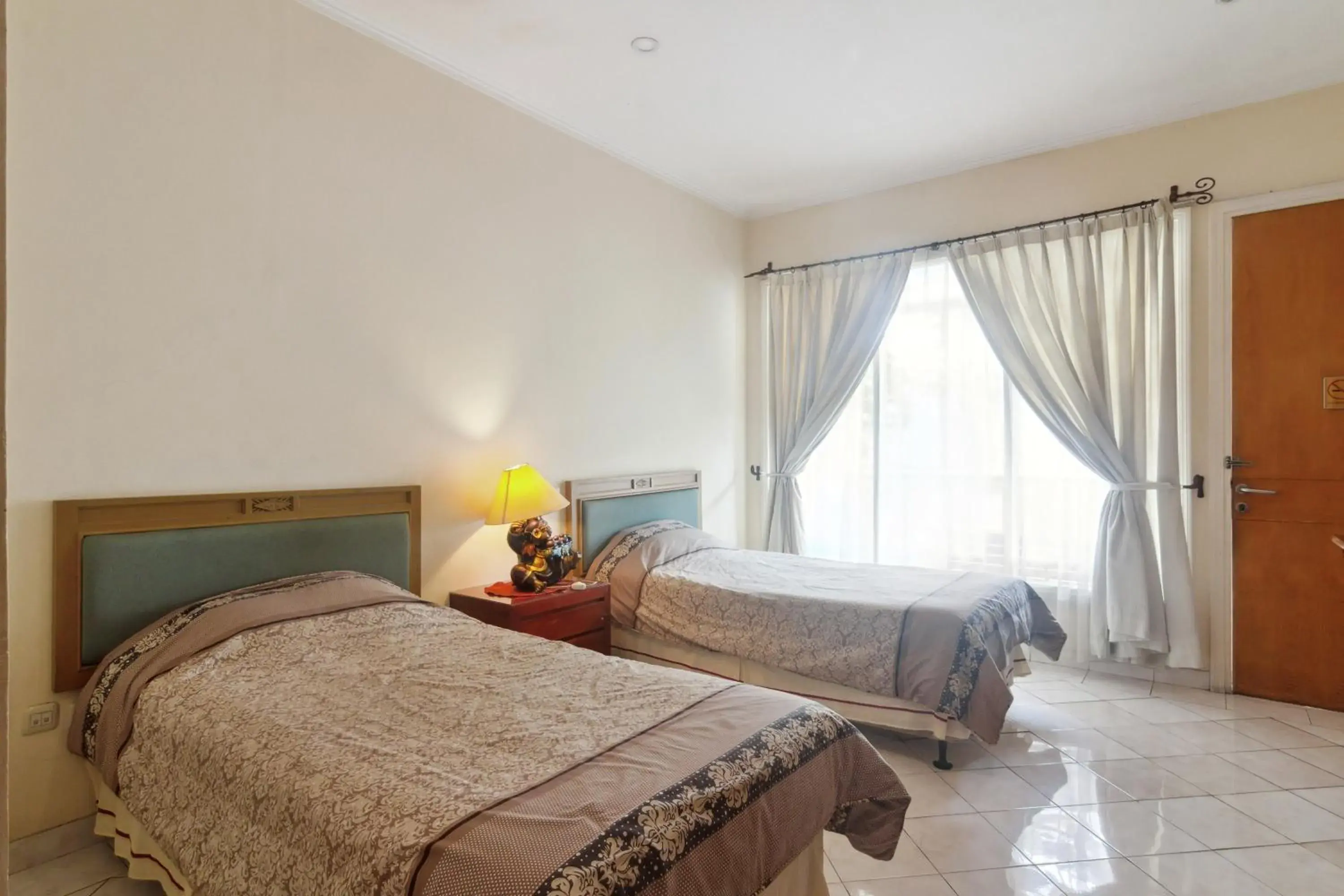 Large Twin Room in Puri Sawo Manila Large Twin Room in Puri Sawo Manila