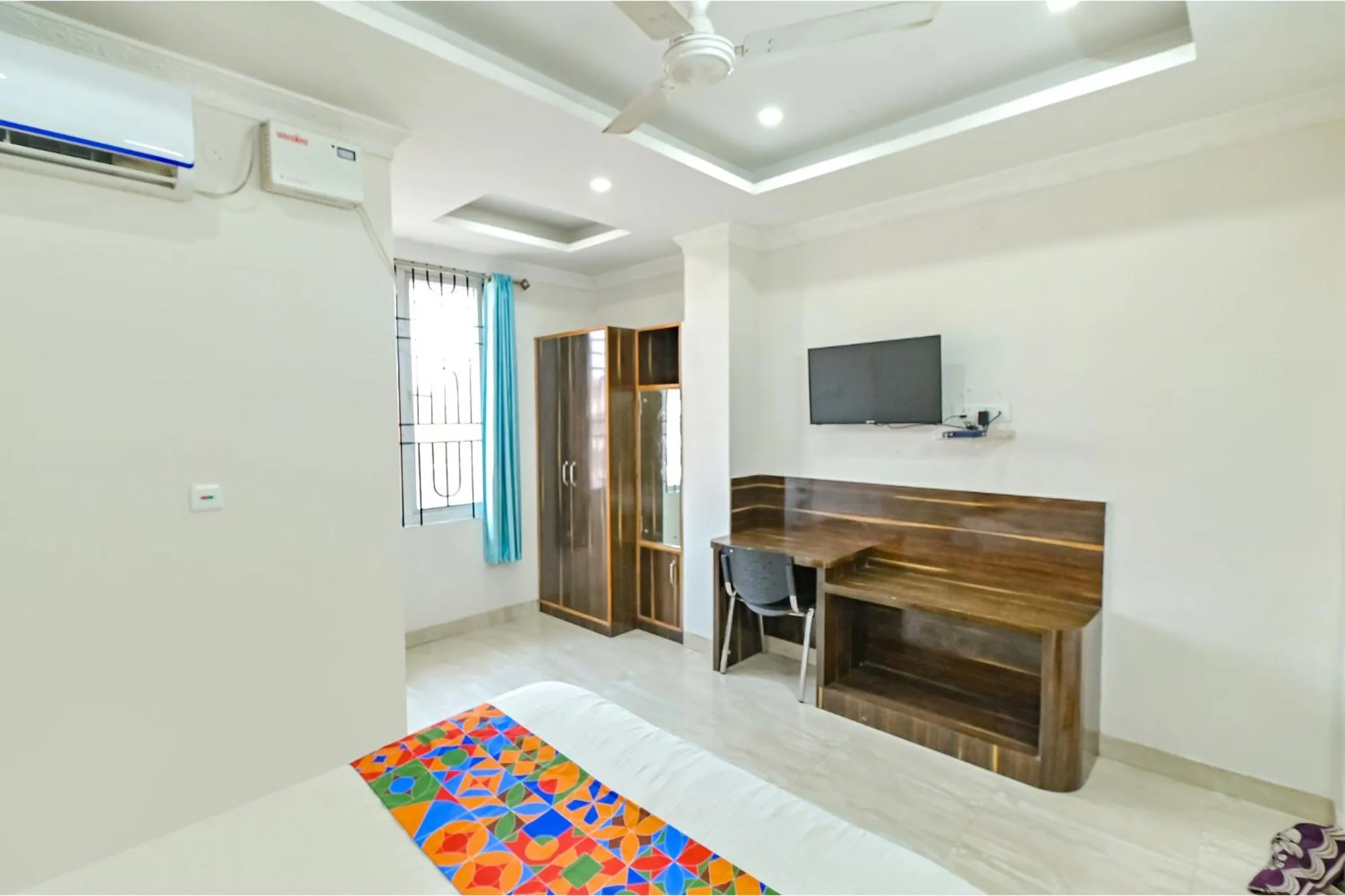 TV and multimedia, TV/Entertainment Center in FabHotel Good Luck Residency