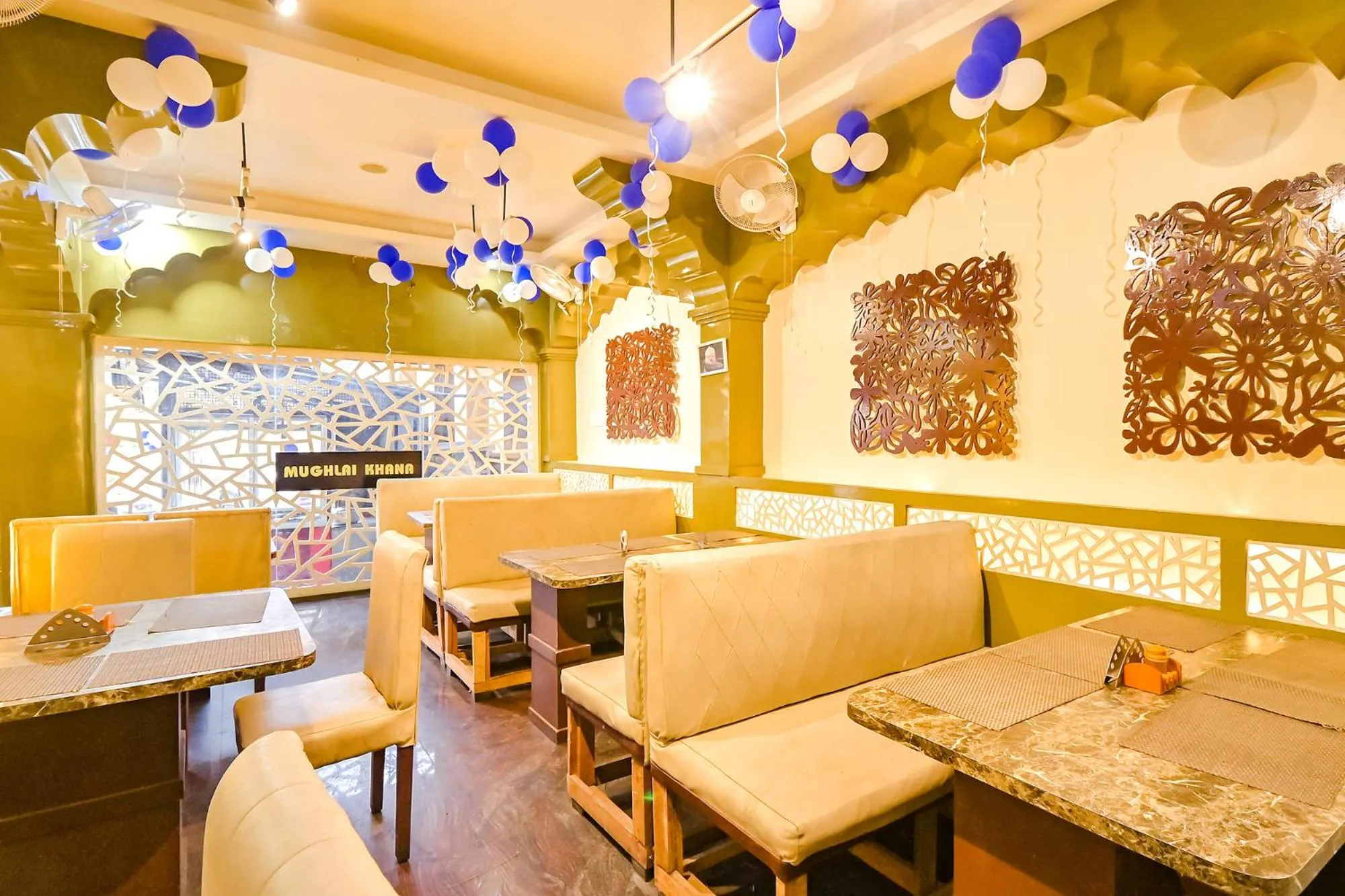 Restaurant/Places to Eat in FabHotel Good Luck Residency