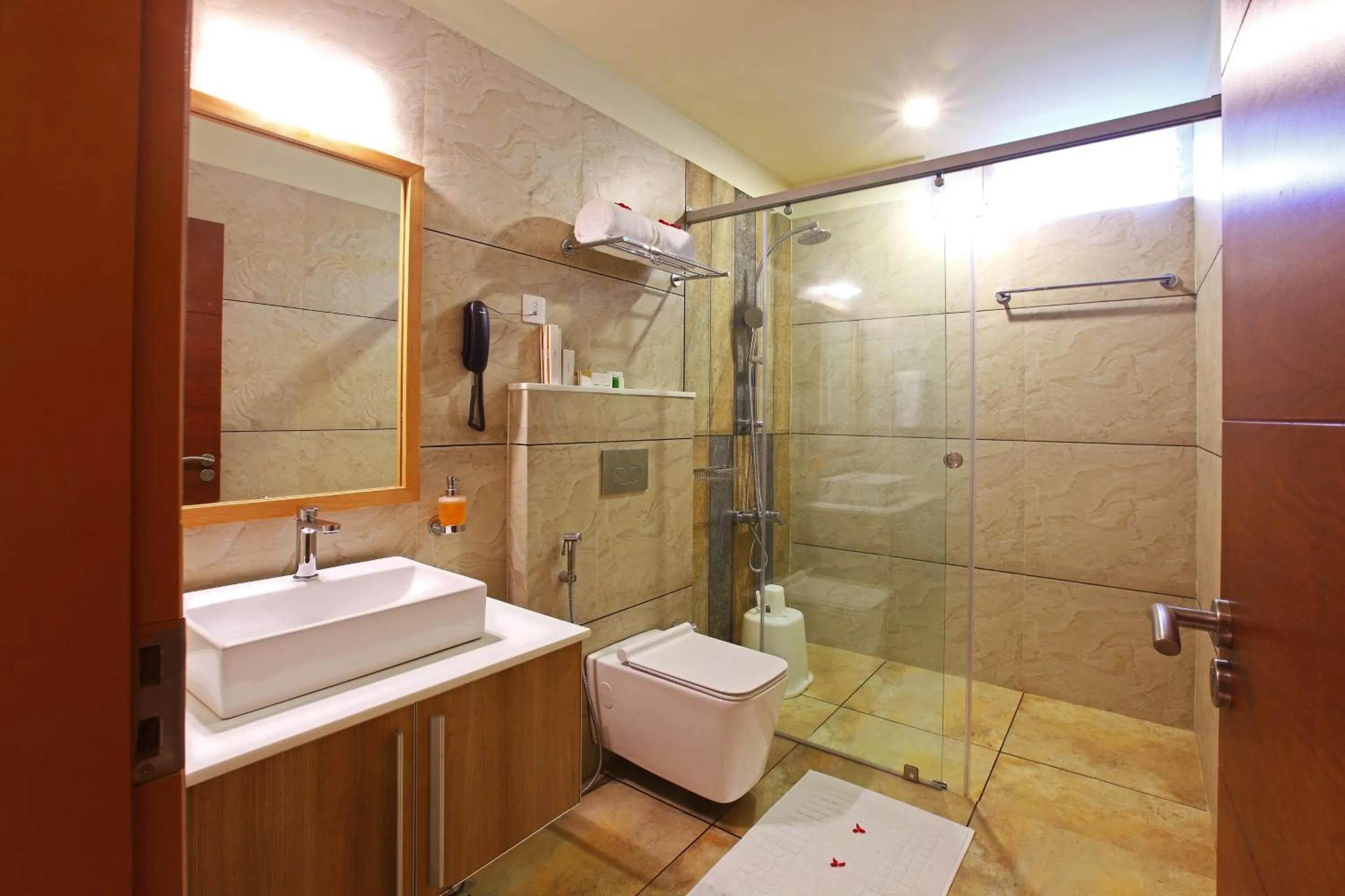 Bathroom in Woodnote Thekkady