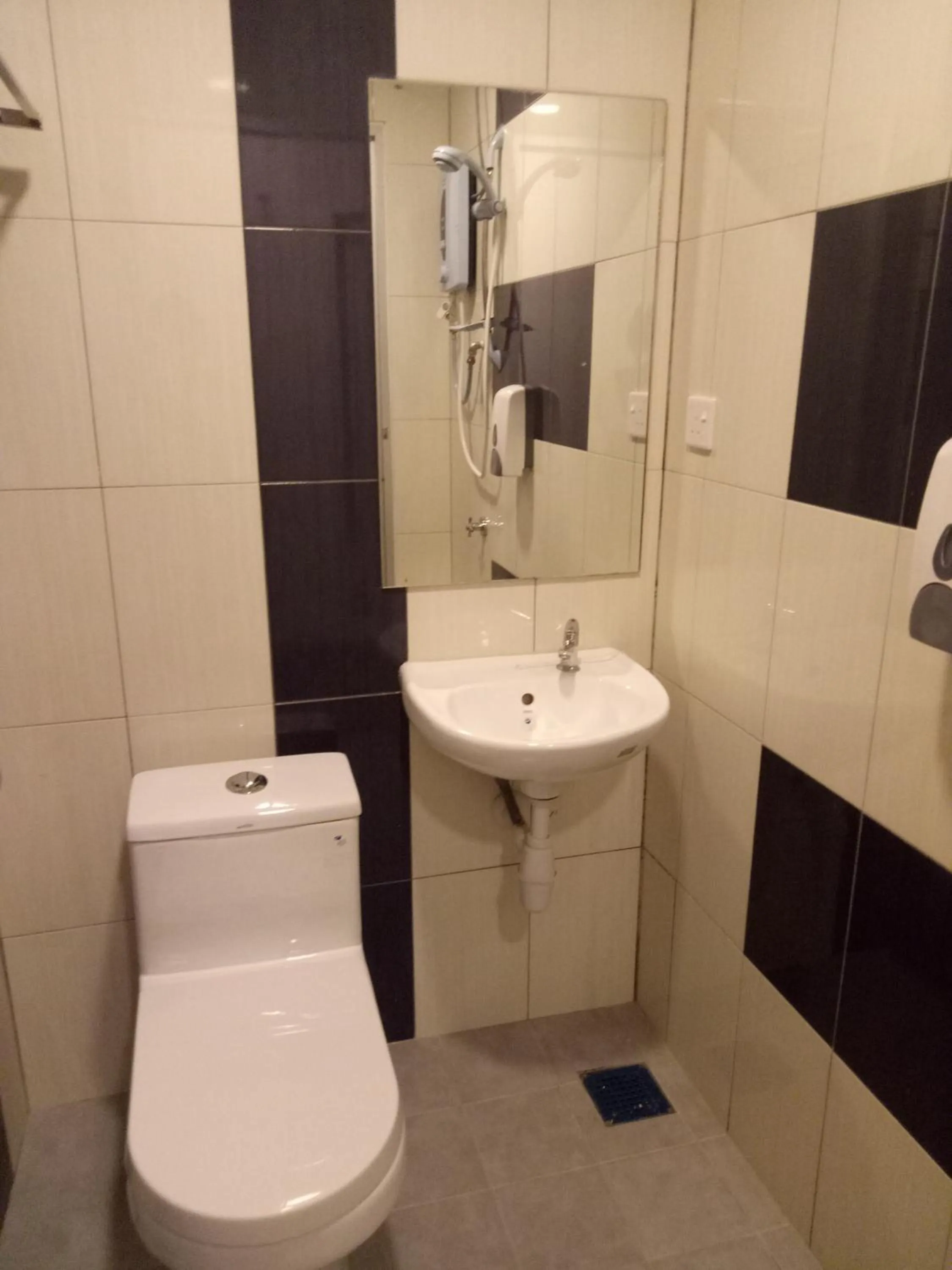 Toilet in Hotel Sri Bernam