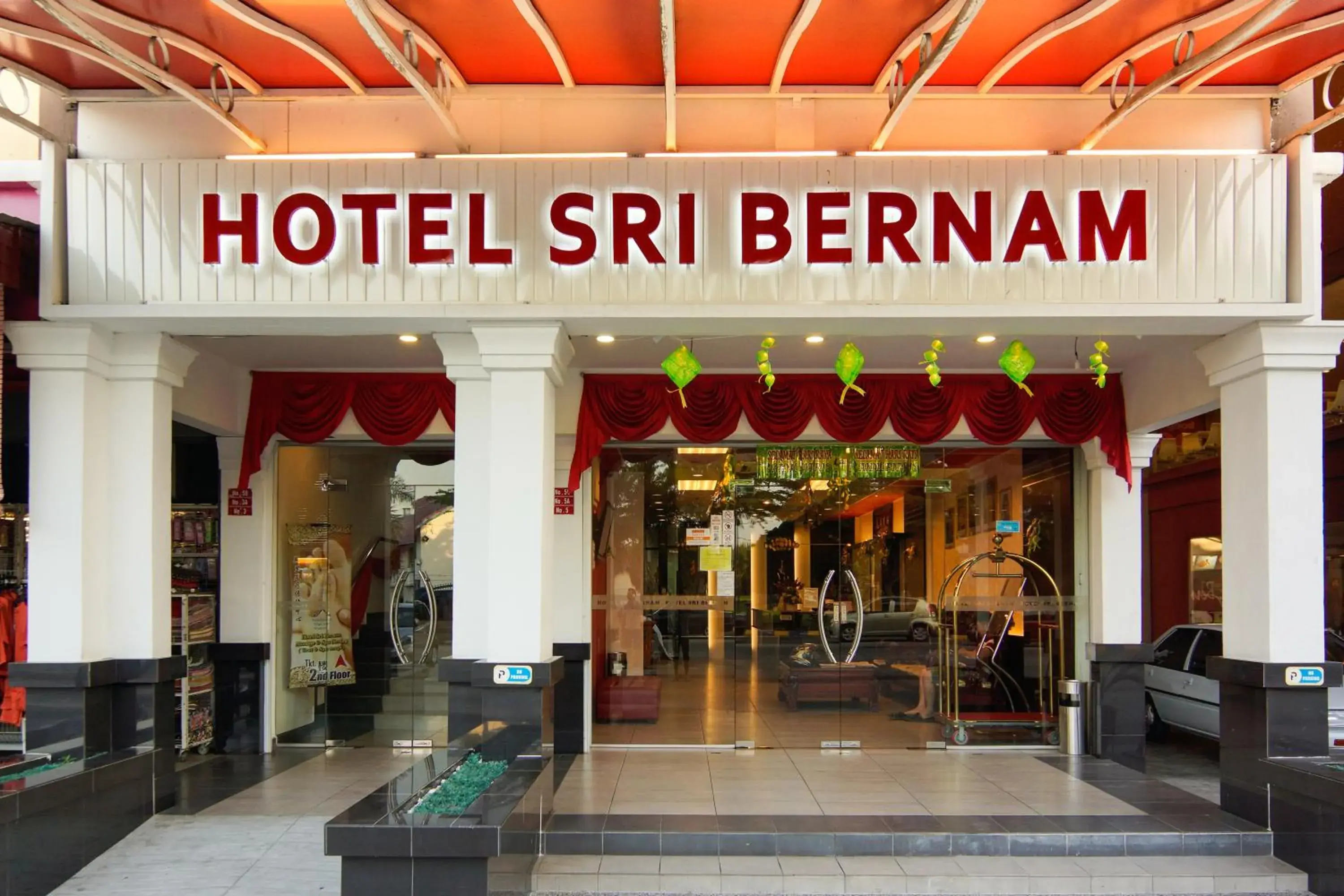Property building in Hotel Sri Bernam Property building in Hotel Sri Bernam